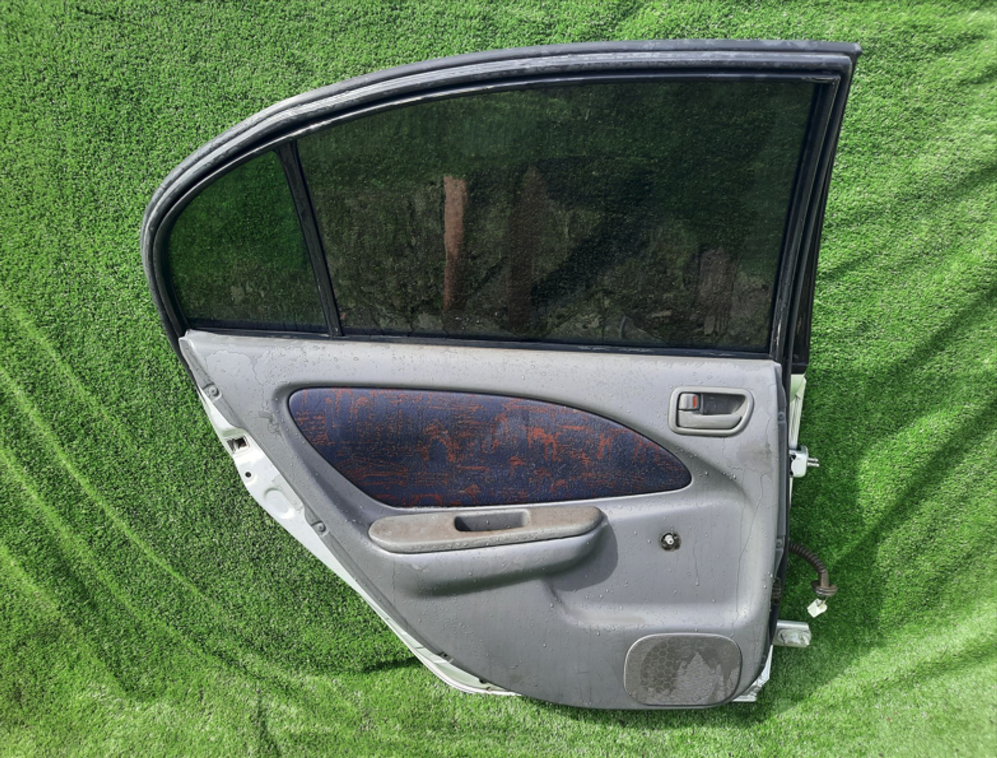 2208 дверь на TOYOTA AVENSIS SB153, 6000 рублей, Невинномысск