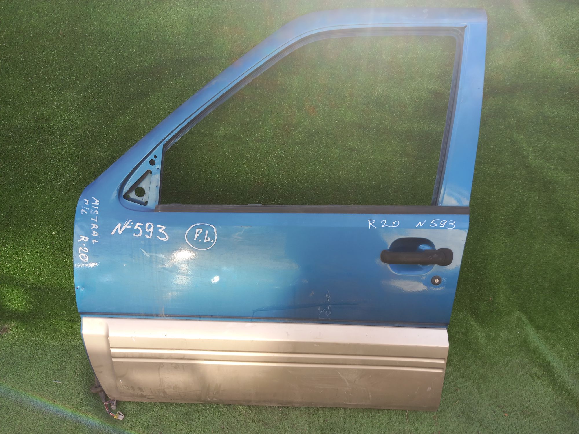 593 дверь на NISSAN MISTRAL R20, 4500 рублей, Невинномысск