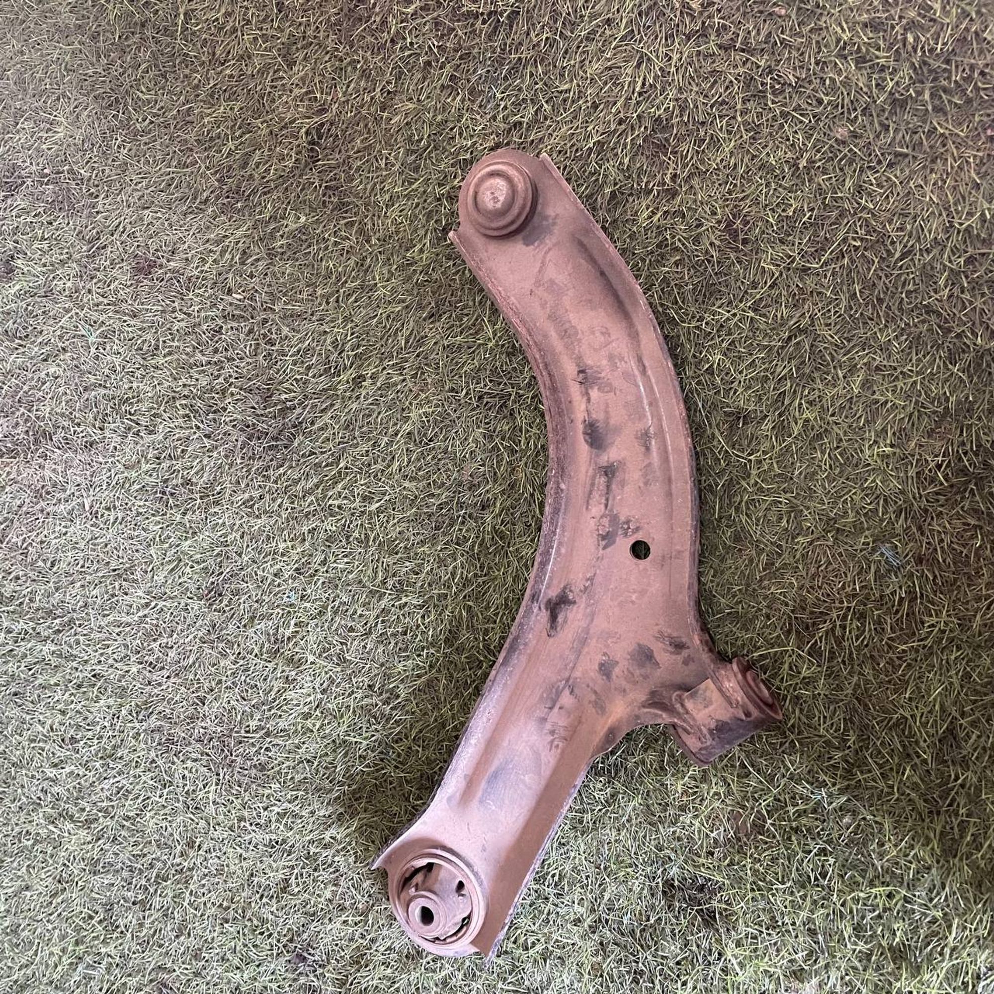 308 Рычаг передний правый нижний NISSAN NOTE E11, 3000 рублей, Невинномысск