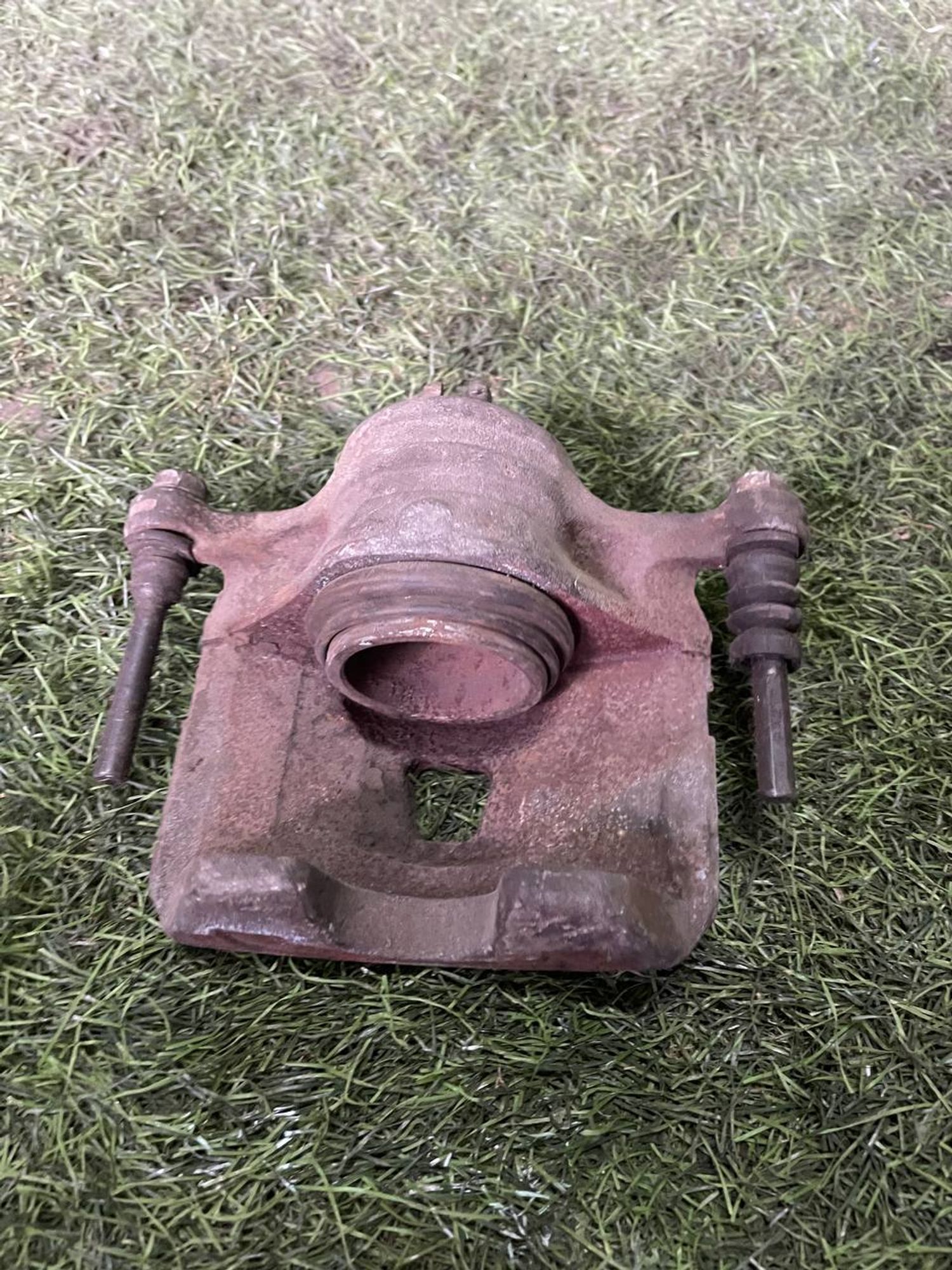 385 Суппорт тормозной передний правый NISSAN BLUEBIRD SYLPHY QG10, 3000 рублей, Невинномысск