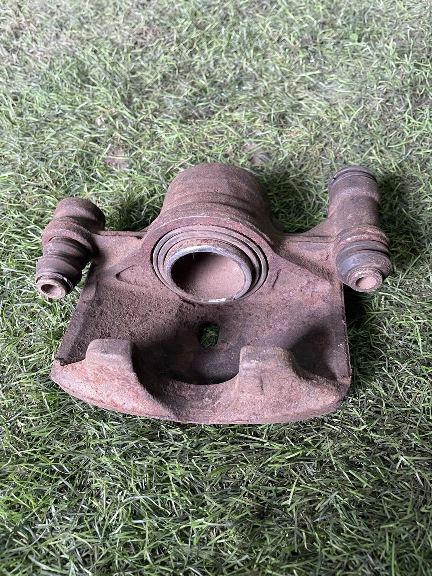 176 Суппорт тормозной передний правый TOYOTA COROLLA AE100, 3000 рублей, Невинномысск