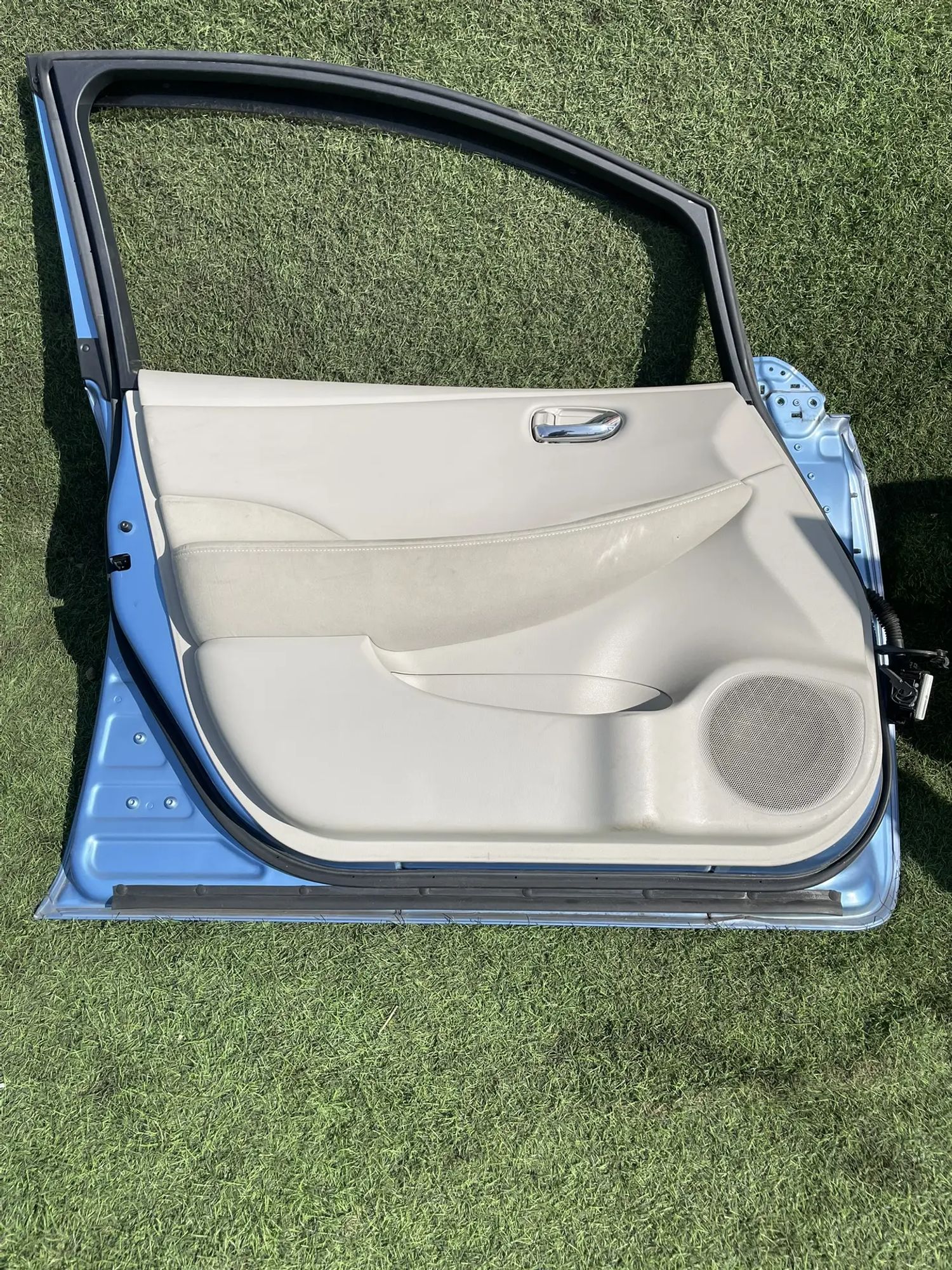 4047 Дверь передняя левая Nissan Leaf AZE0 24kw 2014, 20000 рублей, Невинномысск