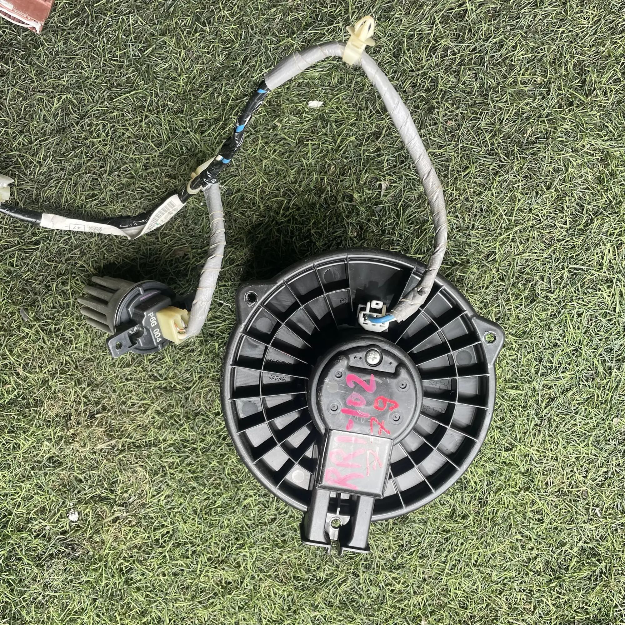 https://ycs.partsauto.market/partsauto-images/thmbs/userImages/772e461030aea93f4dbb6447c0f924d3/part/e358de1e-be33-4fae-802d-f498a2cd3495_1779097895925.jpg