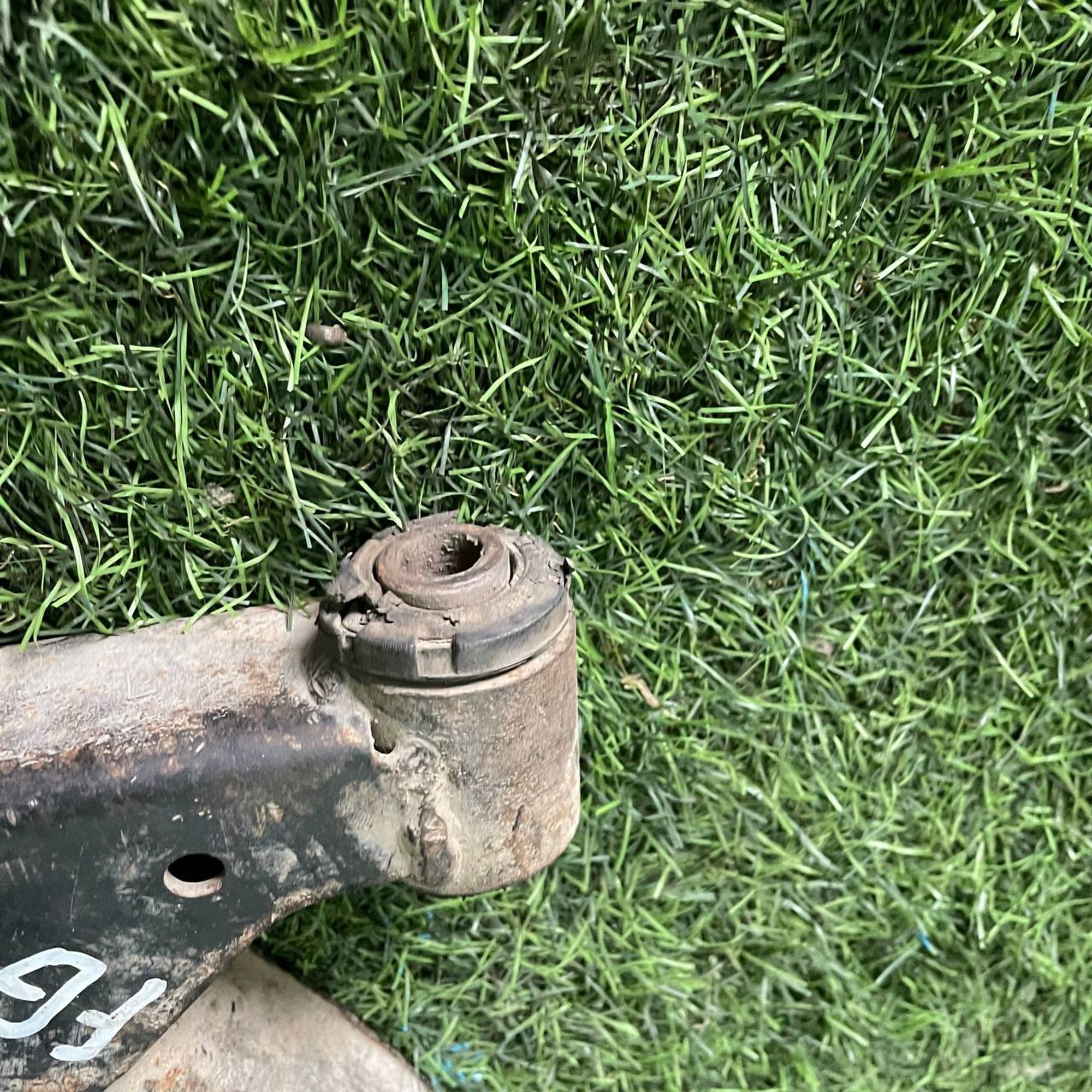 203 Рычаг передний левый нижний TOYOTA COROLLA AE91, 2500 рублей, Невинномысск