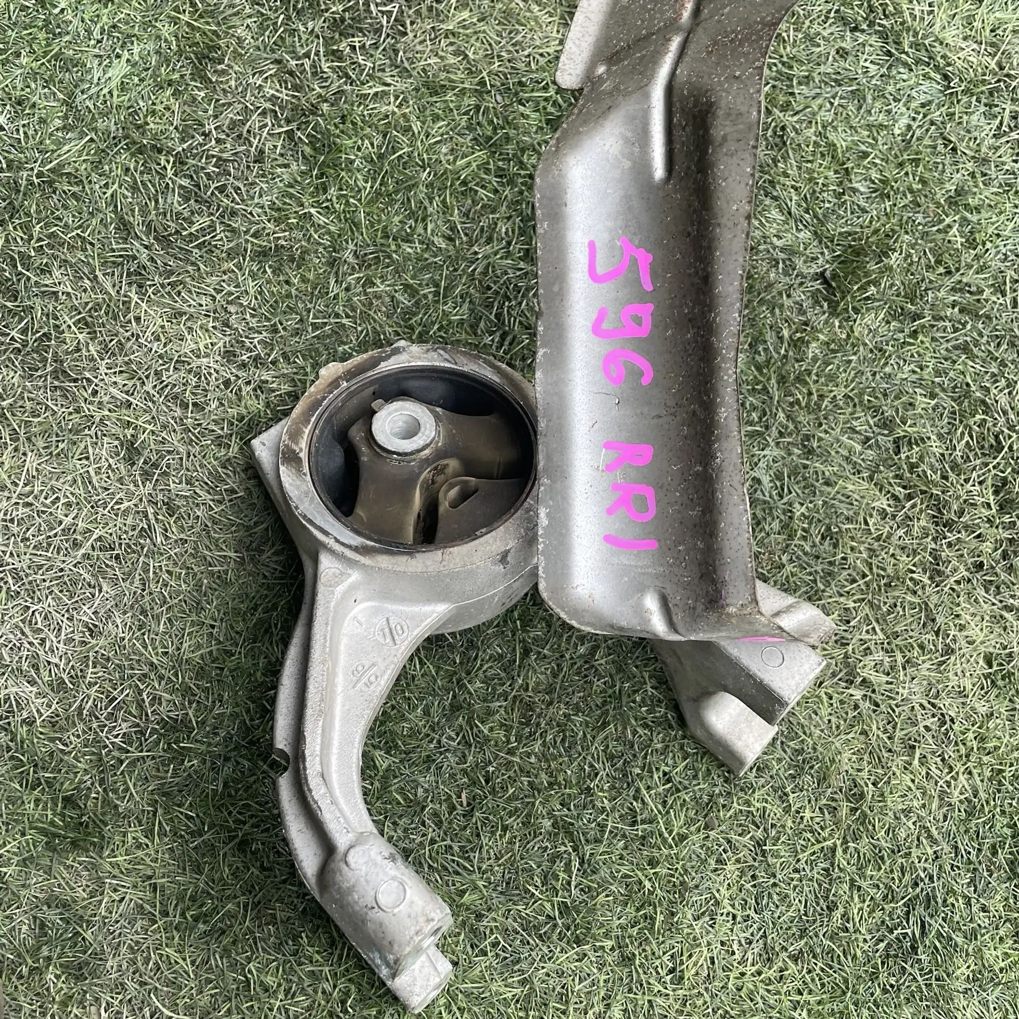 https://ycs.partsauto.market/partsauto-images/thmbs/userImages/772e461030aea93f4dbb6447c0f924d3/part/e48f792d-11bc-4bfd-be43-64b418324d1e_1779192599183.jpg