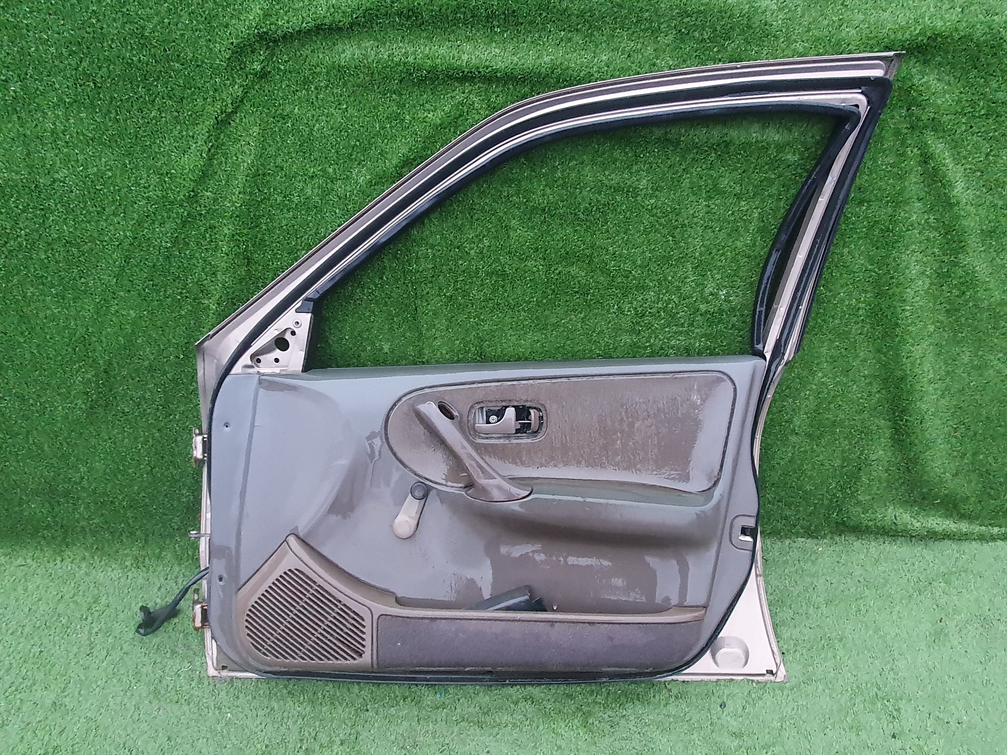 1559 дверь F/R на NISSAN PRIMERA P10, 4000 рублей, Невинномысск