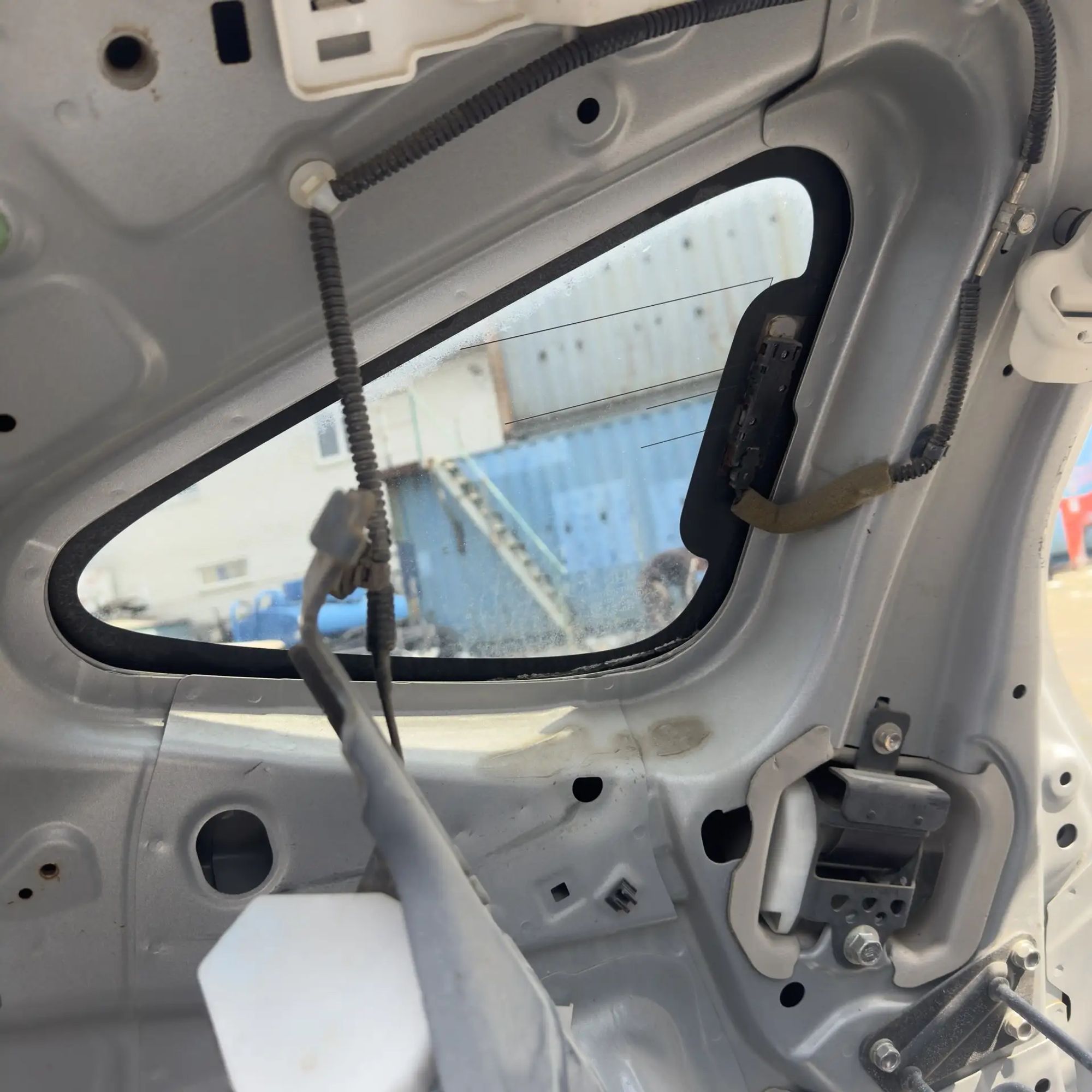 https://ycs.partsauto.market/partsauto-images/thmbs/userImages/772e461030aea93f4dbb6447c0f924d3/part/e5bca5ee-fc43-4646-9432-fd7d2d0c0c98_1778228086787.jpg