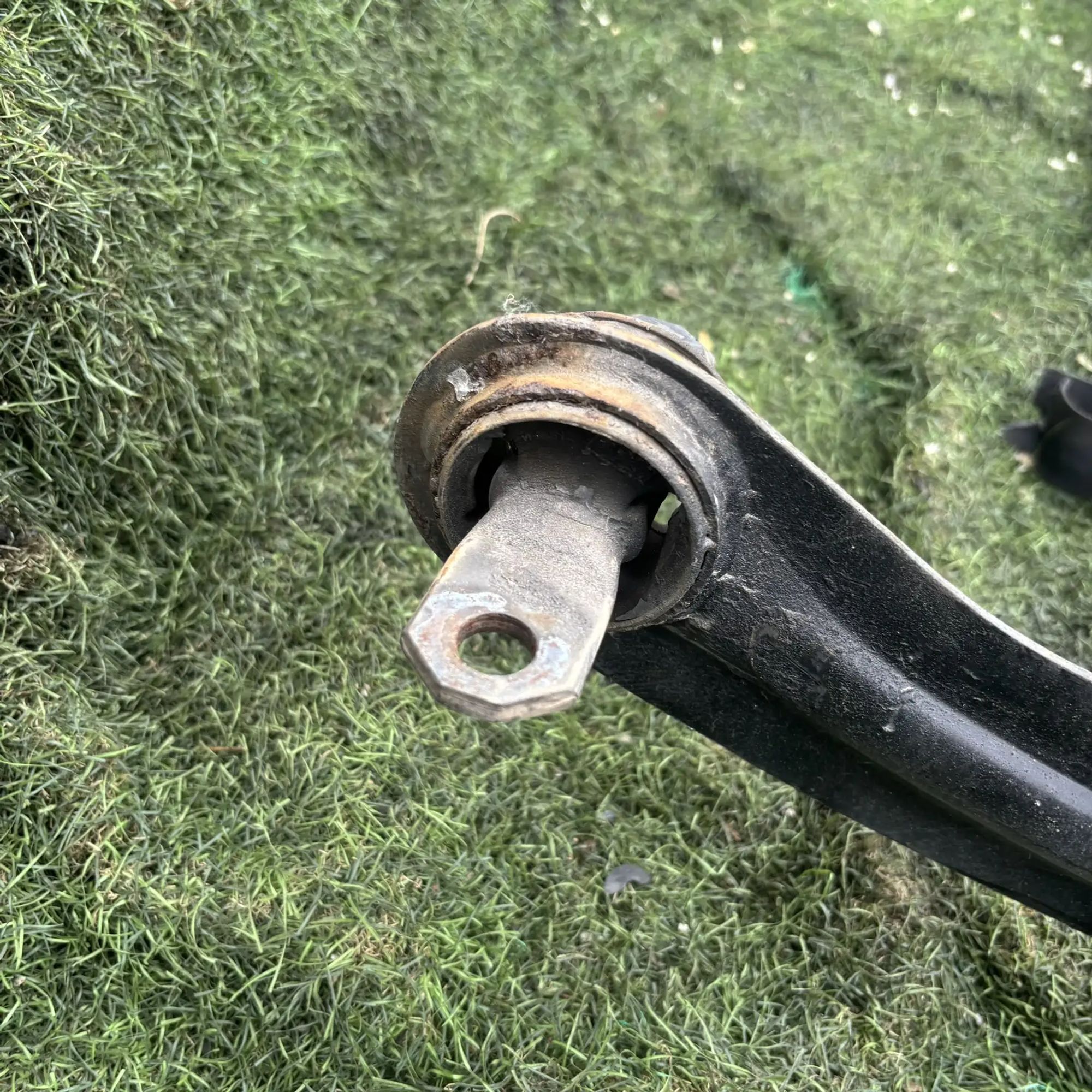 https://ycs.partsauto.market/partsauto-images/thmbs/userImages/772e461030aea93f4dbb6447c0f924d3/part/e676063c-26b2-4346-89d8-4a311fc903ff_1777028079828.jpg