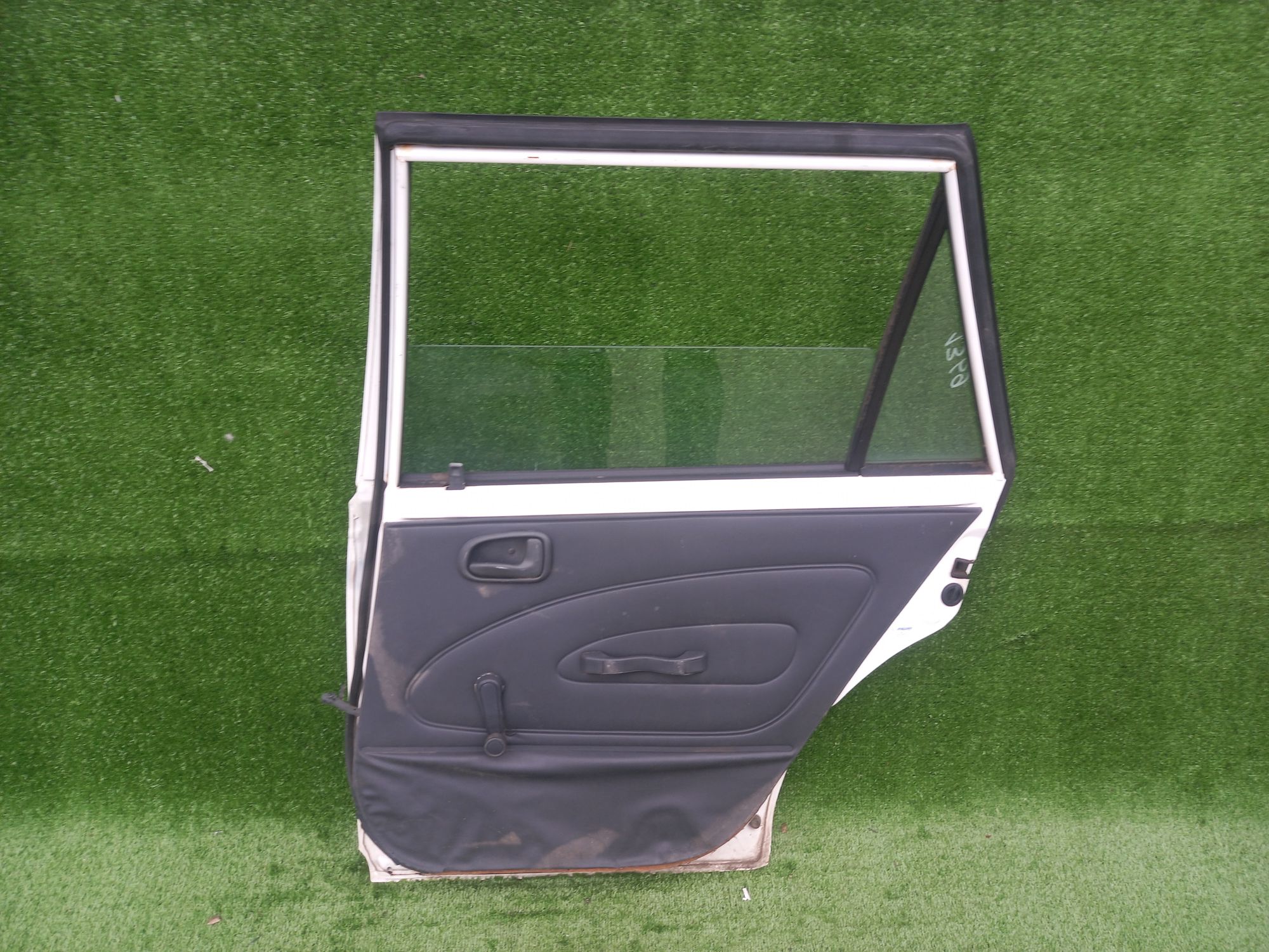 1369 дверь на TOYOTA COROLLA EE103, 9500 рублей, Невинномысск