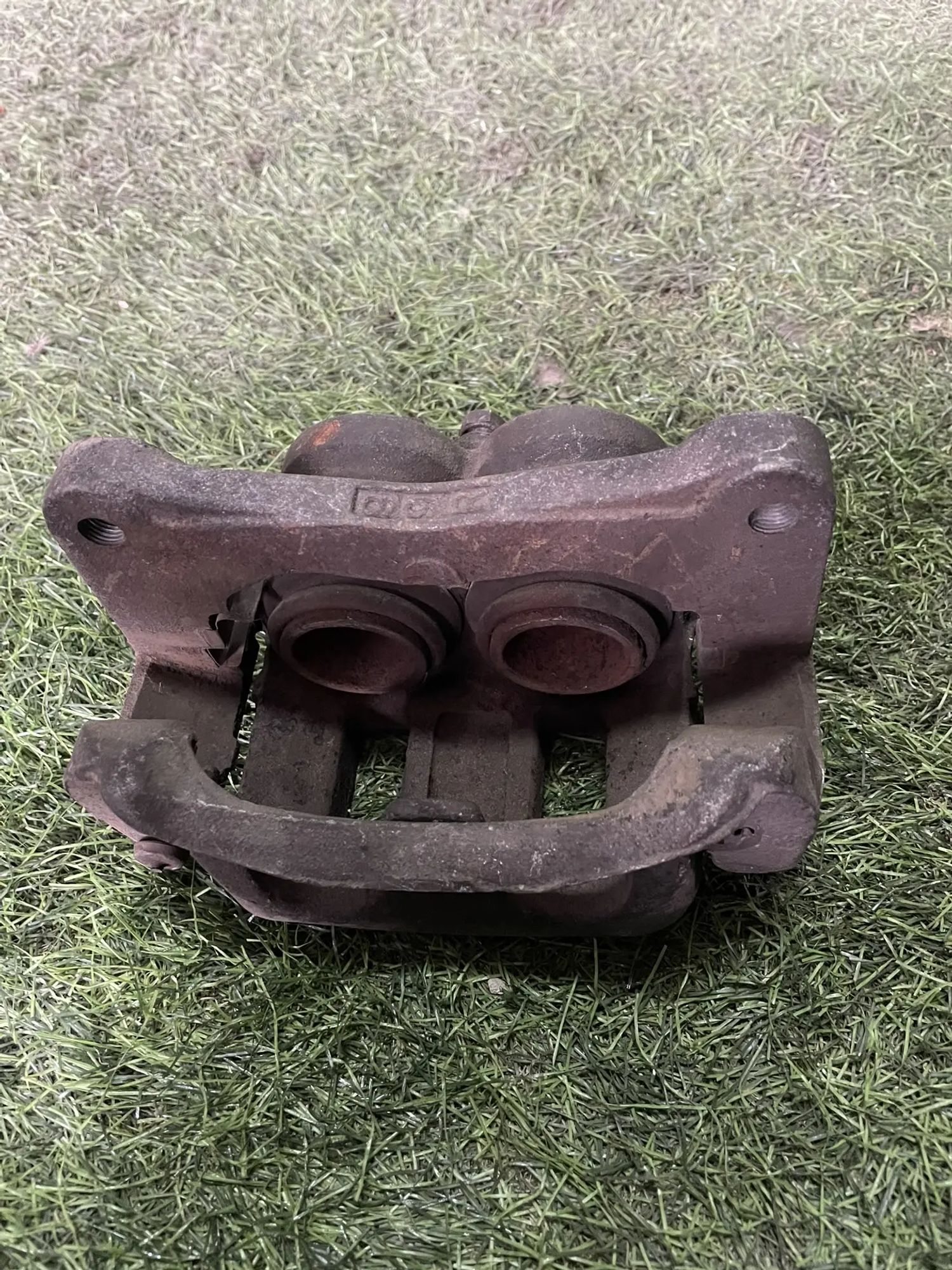 568 Суппорт тормозной передний левый MITSUBISHI PAJERO V75W, 3000 рублей, Невинномысск