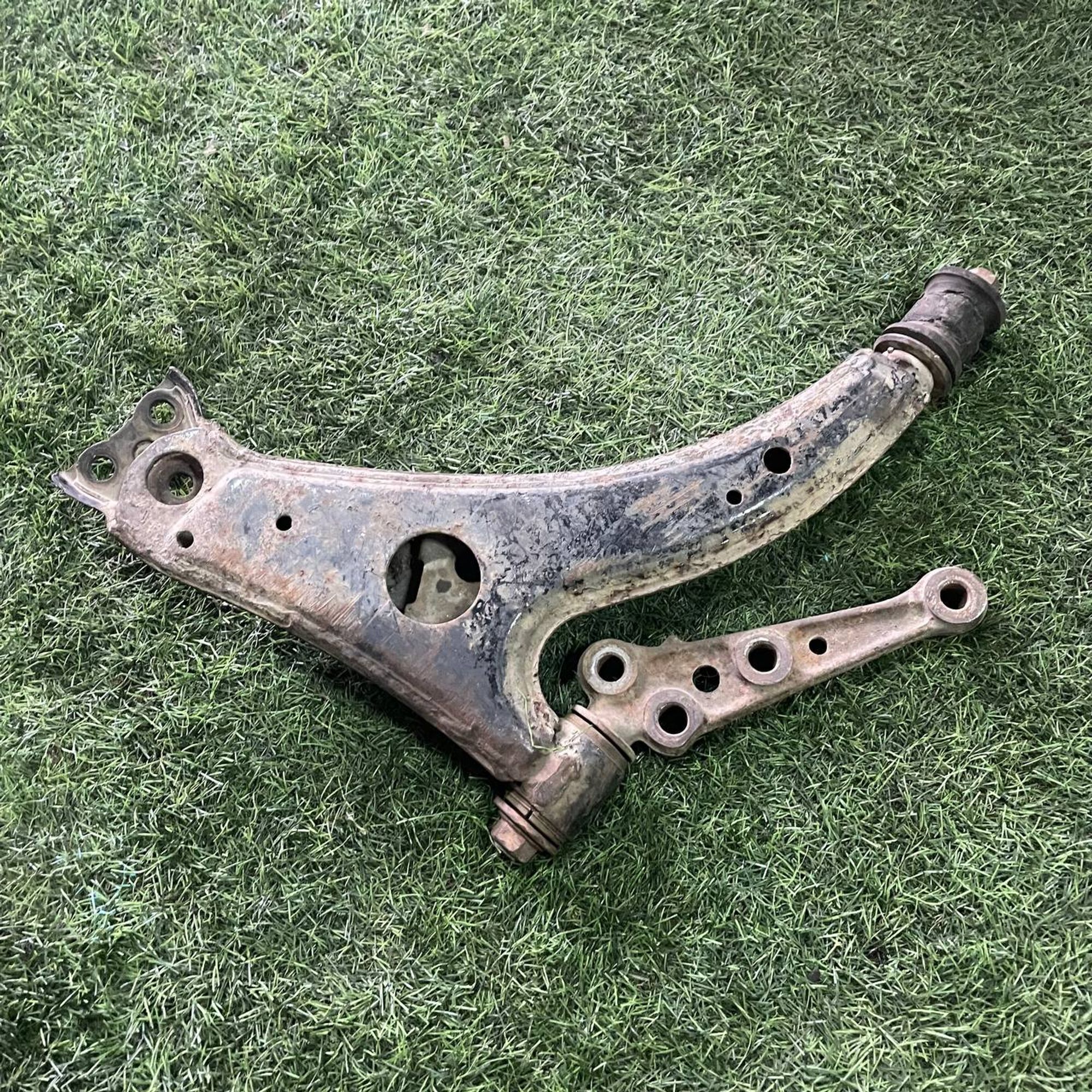 145 Рычаг передний левый нижний TOYOTA CARINA AT160, 1 рублей, Невинномысск