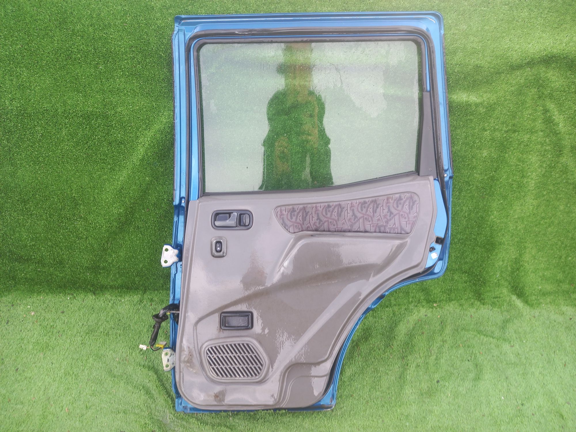 1637 Дверь задняя правая Nissan Mistral R20, 5500 рублей, Невинномысск