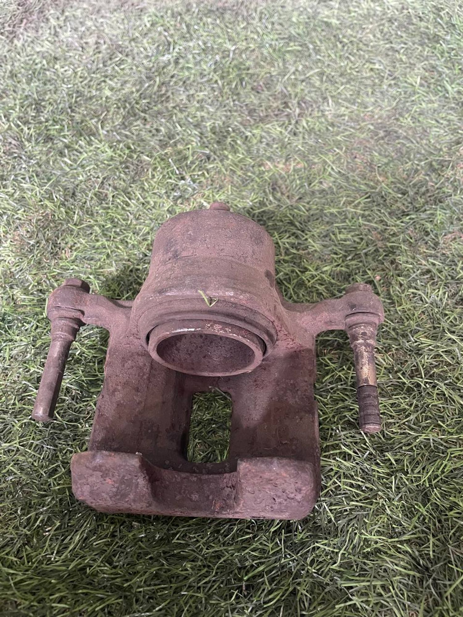 374 Суппорт тормозной передний левый NISSAN LARGO W30, 3000 рублей, Невинномысск