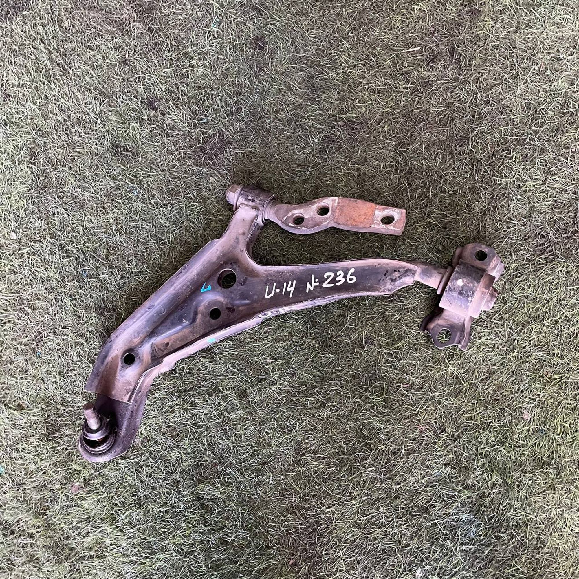 236 Рычаг передний левый нижний NISSAN BLUEBIRD U14, 1 рублей, Невинномысск