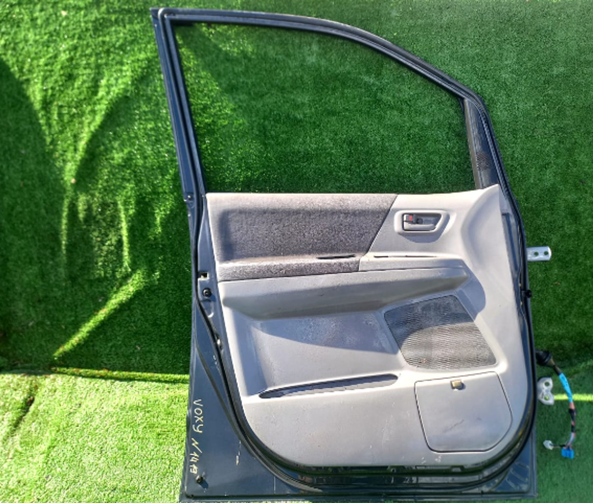 1419 Дверь передняя левая на TOYOTA NOAH AZR60, 14500 рублей, Невинномысск