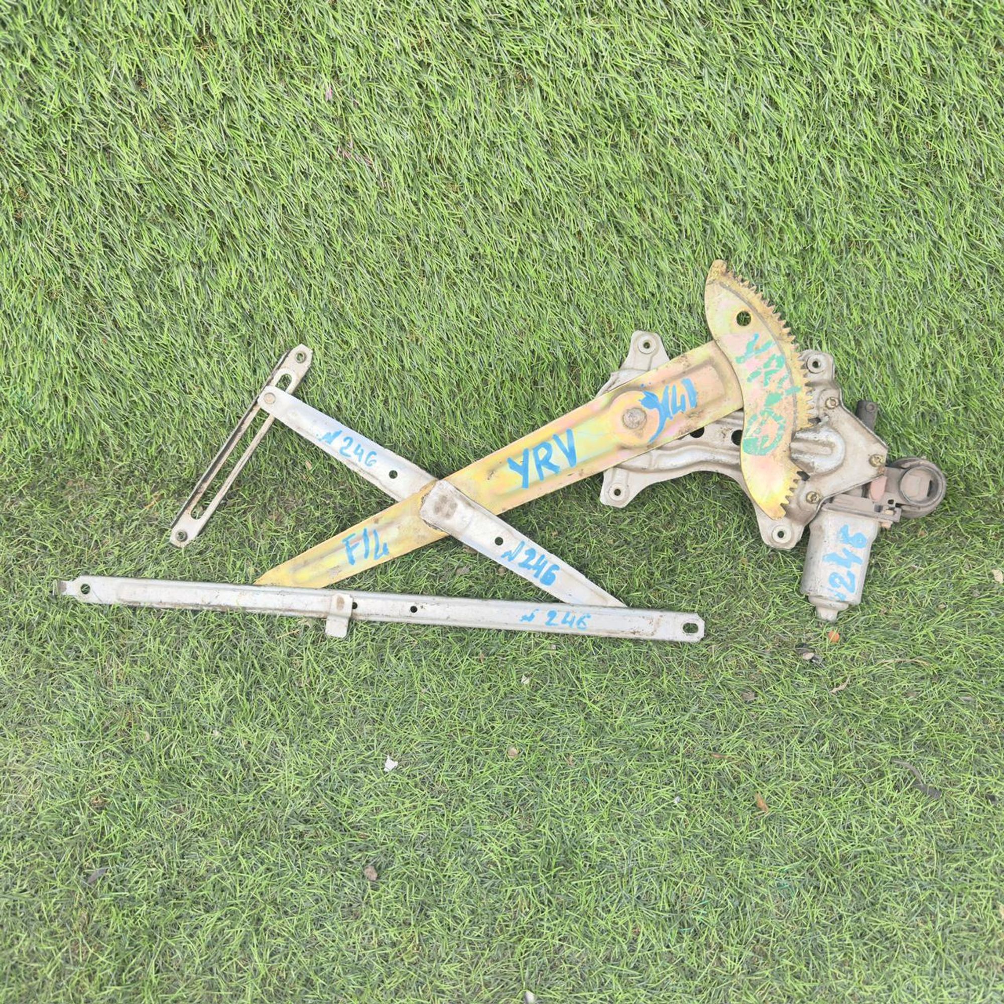 246 Стеклоподъемник передней левой двери DAIHATSU YRV M201G, 3000 рублей, Невинномысск