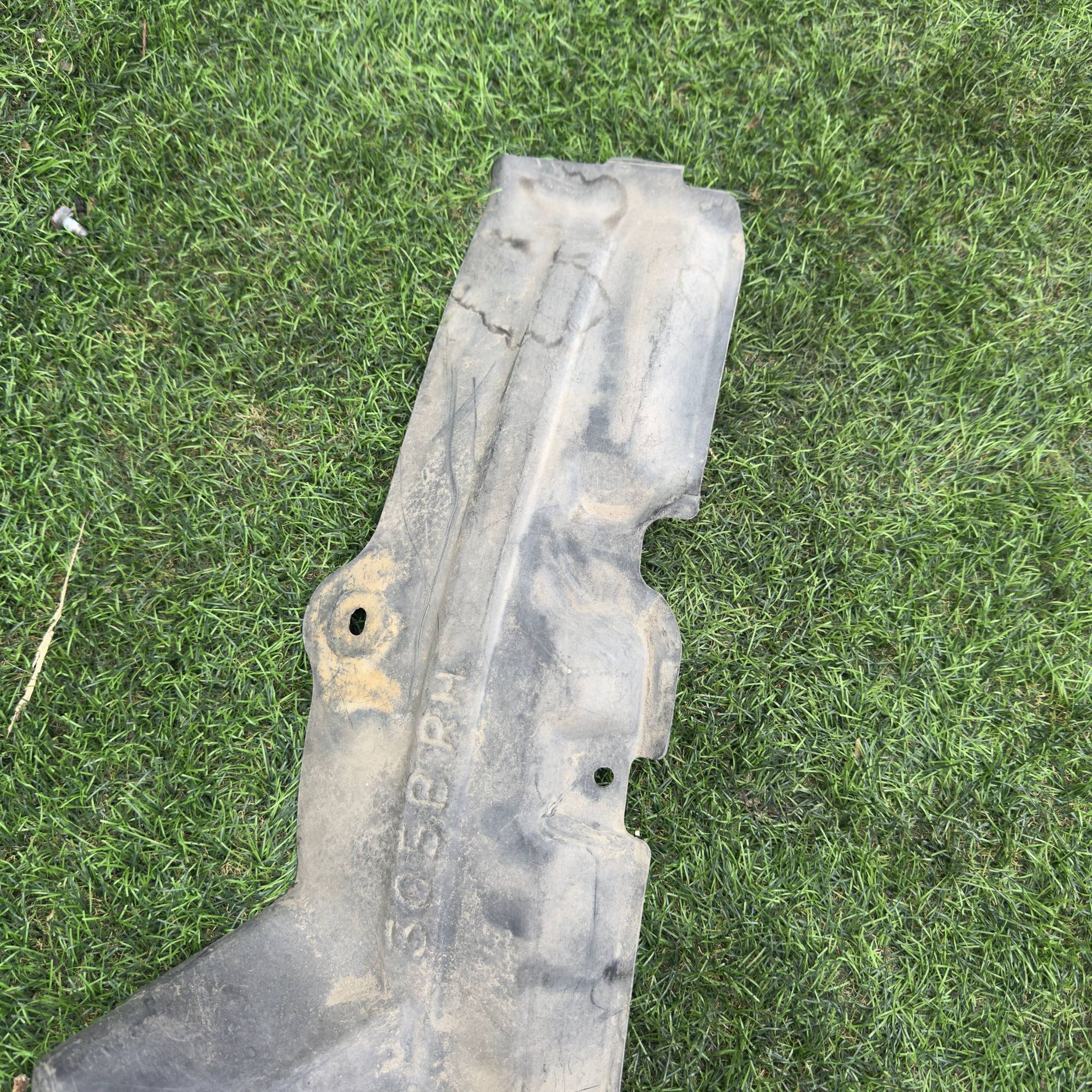 482 Подкрылок передний правый MAZDA SGLA, 999 рублей, Невинномысск