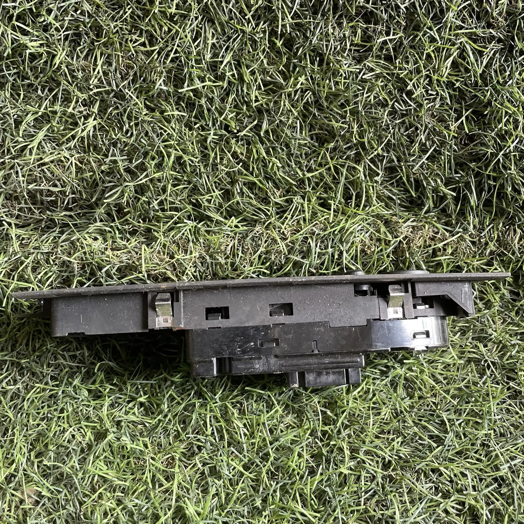 https://ycs.partsauto.market/partsauto-images/thmbs/userImages/772e461030aea93f4dbb6447c0f924d3/part/e88381cb-5d1f-477b-b905-cedc15f35ef1_1778676443020.jpg