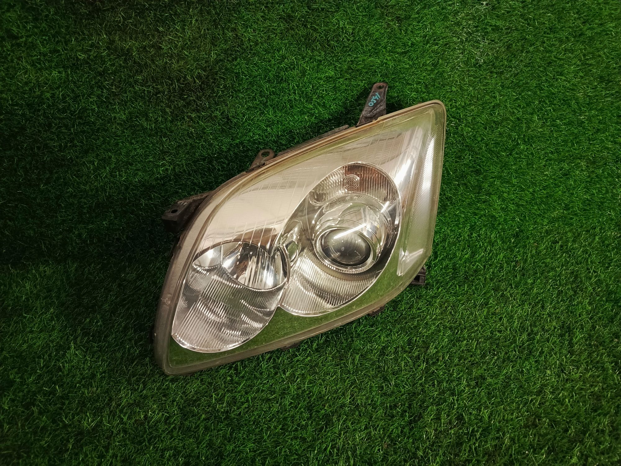 1065 фара левая TOYOTA AVENSIS AZT250, 7500 рублей, Невинномысск