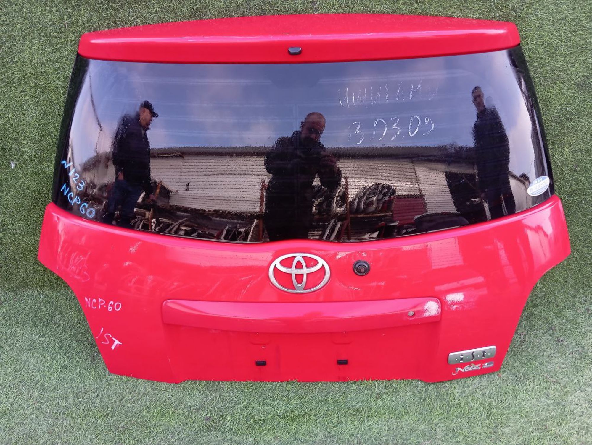 123 дверь багажника на TOYOTA IST NCP60, 12500 рублей, Невинномысск