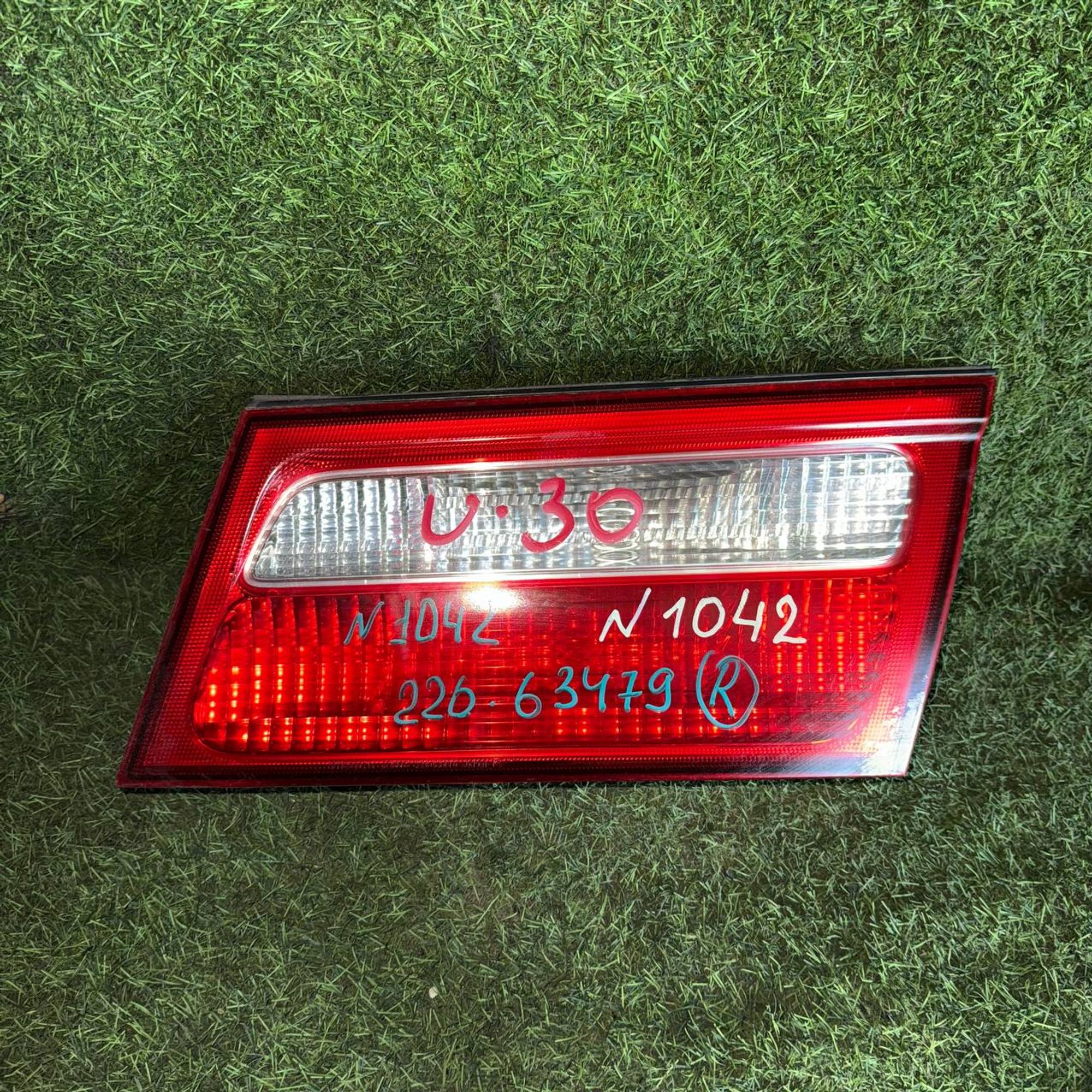 1042 Фонарь задний правый NISSAN PRESAGE U30, 1 рублей, Невинномысск