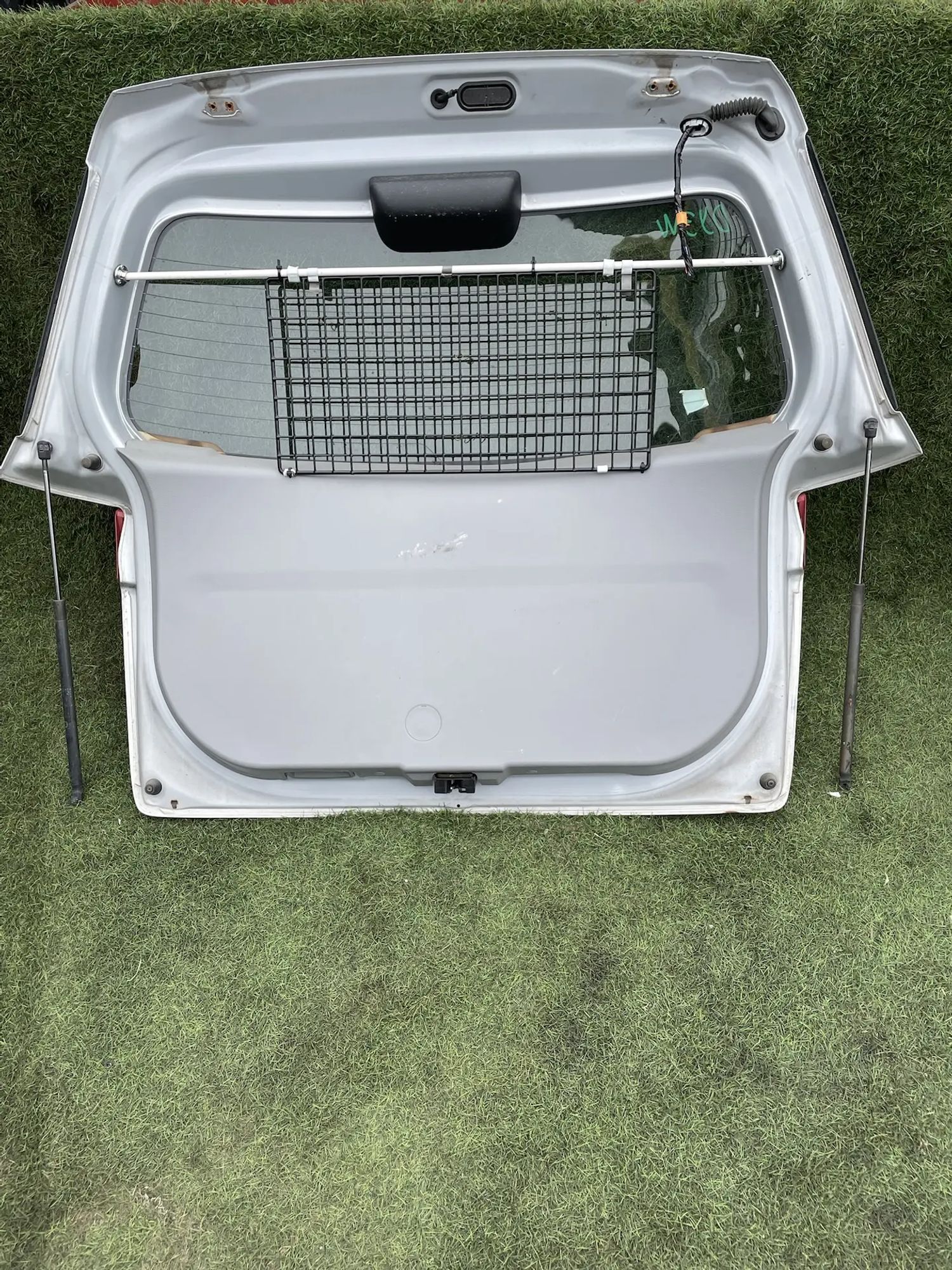 https://ycs.partsauto.market/partsauto-images/thmbs/userImages/772e461030aea93f4dbb6447c0f924d3/part/e99f6dcc-bad0-4c04-b295-96d6b2e2d2d9_1778750128860.jpg