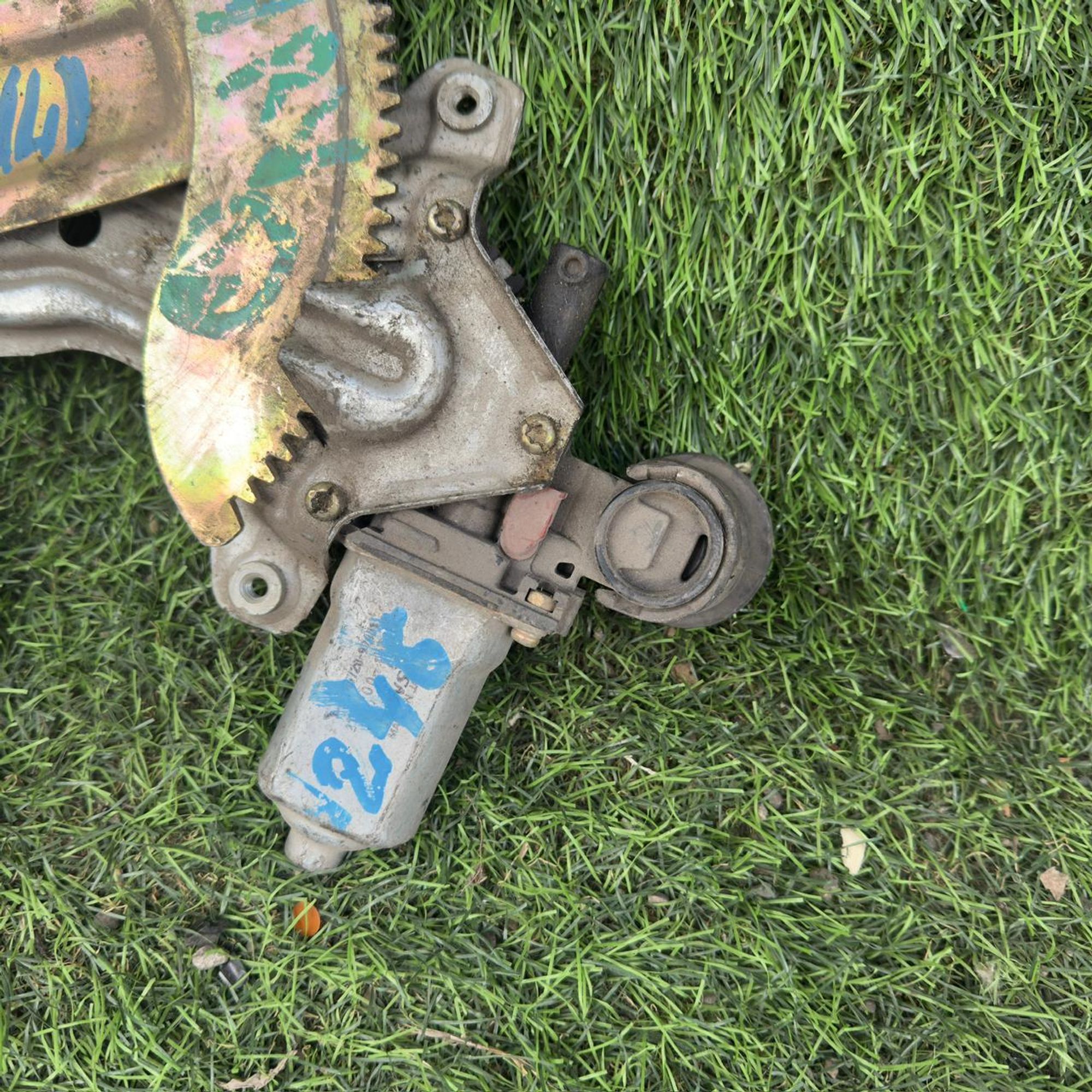 246 Стеклоподъемник передней левой двери DAIHATSU YRV M201G, 3000 рублей, Невинномысск