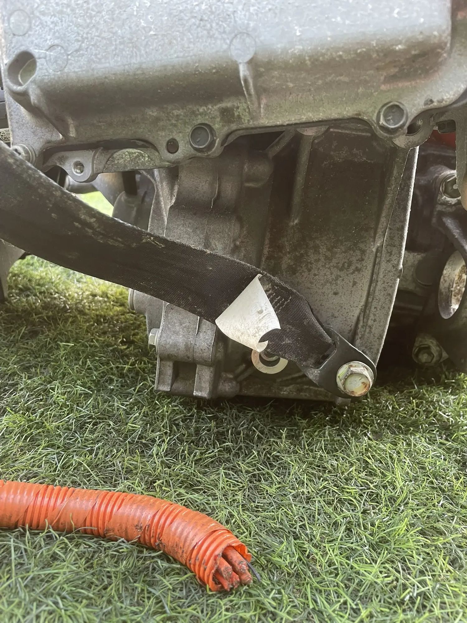 https://ycs.partsauto.market/partsauto-images/thmbs/userImages/772e461030aea93f4dbb6447c0f924d3/part/e9d1381b-9362-46a3-93d4-829dcecf8682_1776426517881.jpg