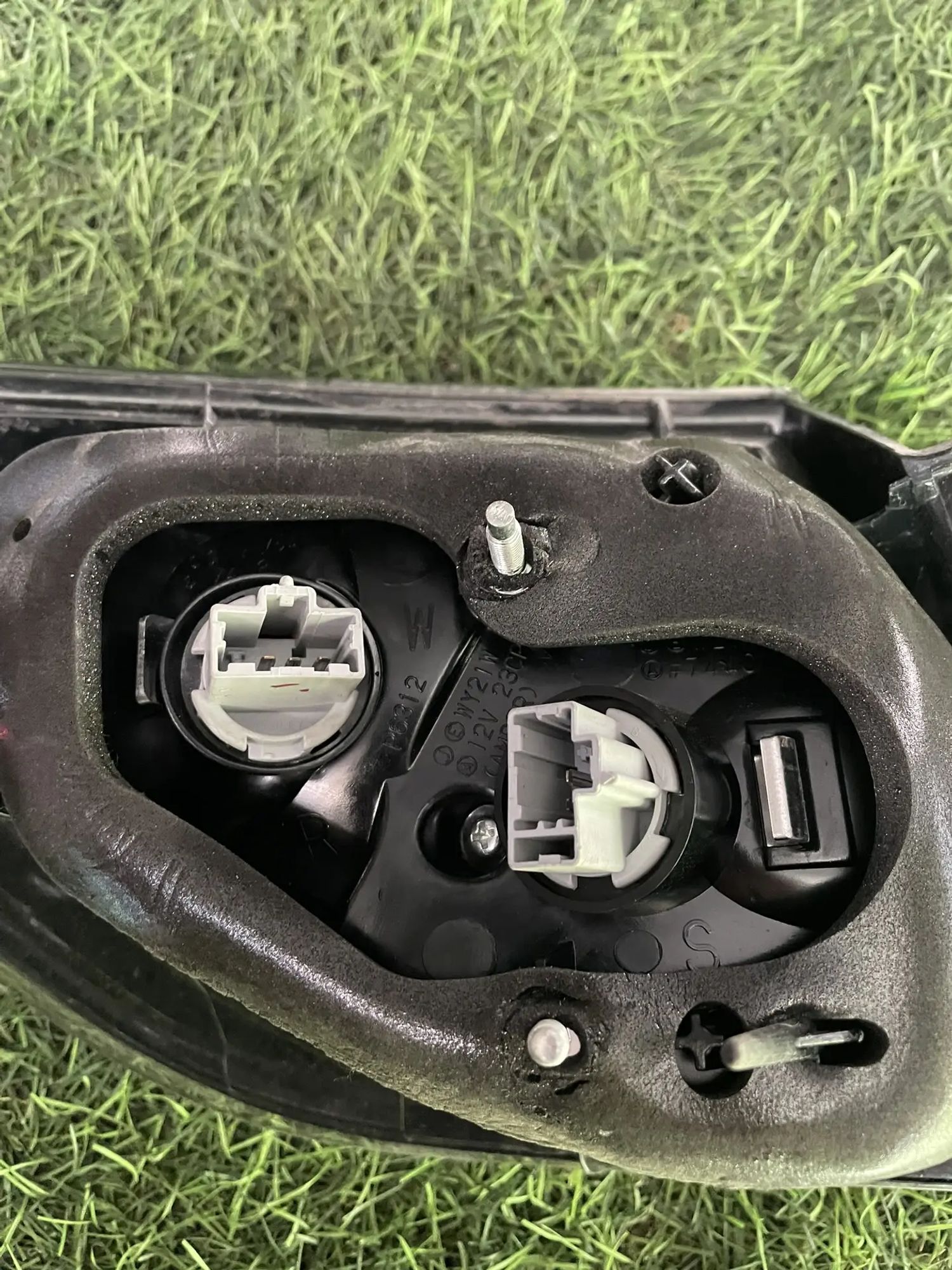 2701 Фонарь задний правый Mazda Axela BK5P ZY 2006, 7000 рублей, Невинномысск