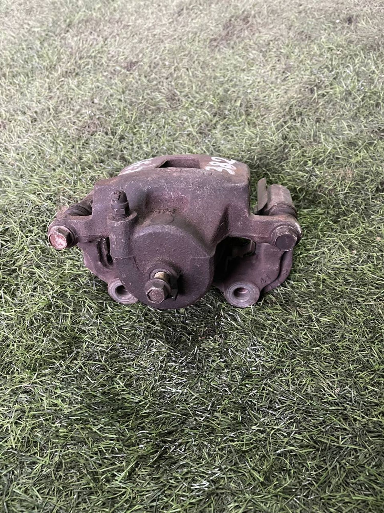 382 Суппорт тормозной передний левый NISSAN LAUREL HC35, 3000 рублей, Невинномысск