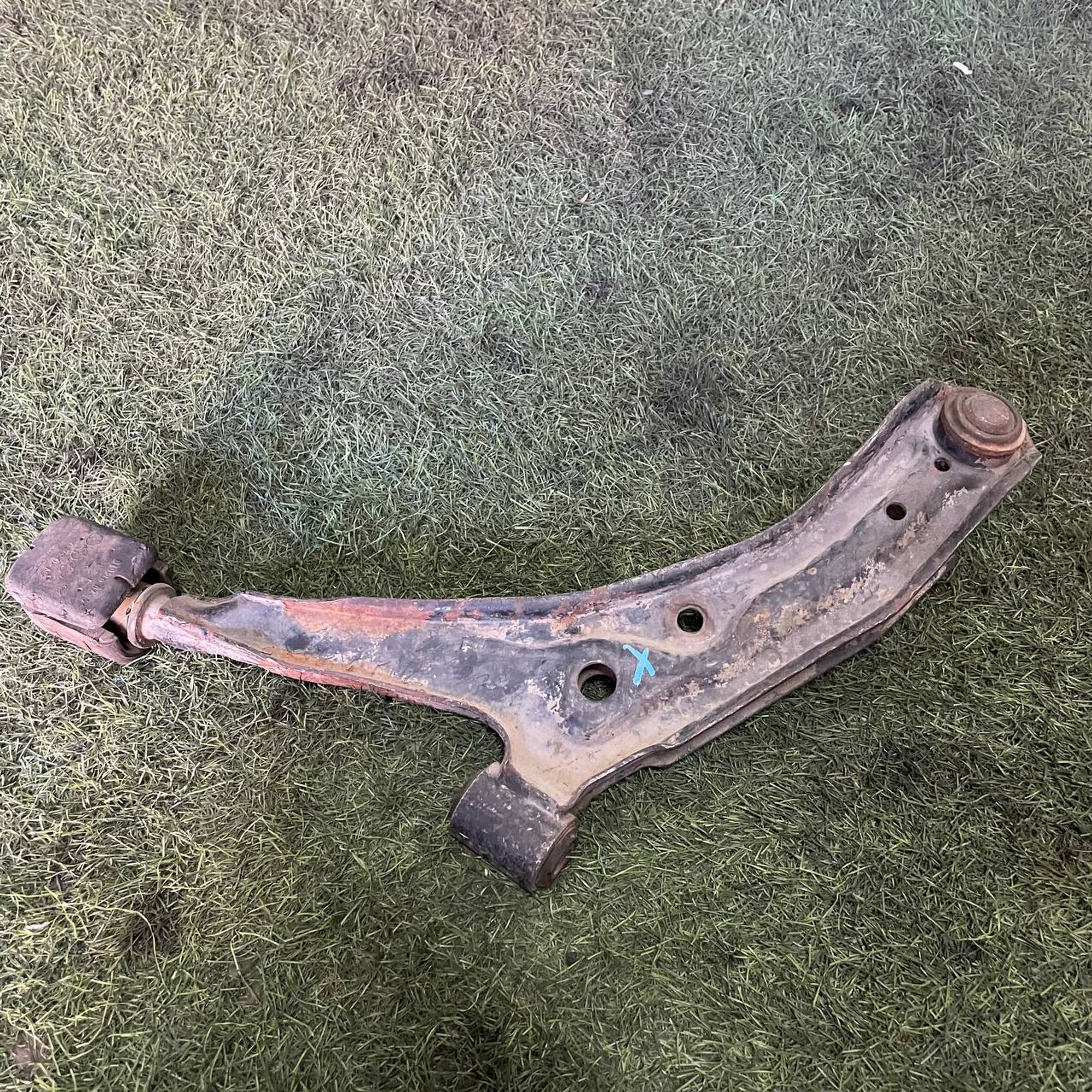 339 Рычаг передний правый нижний NISSAN PULSAR FN14, 1 рублей, Невинномысск