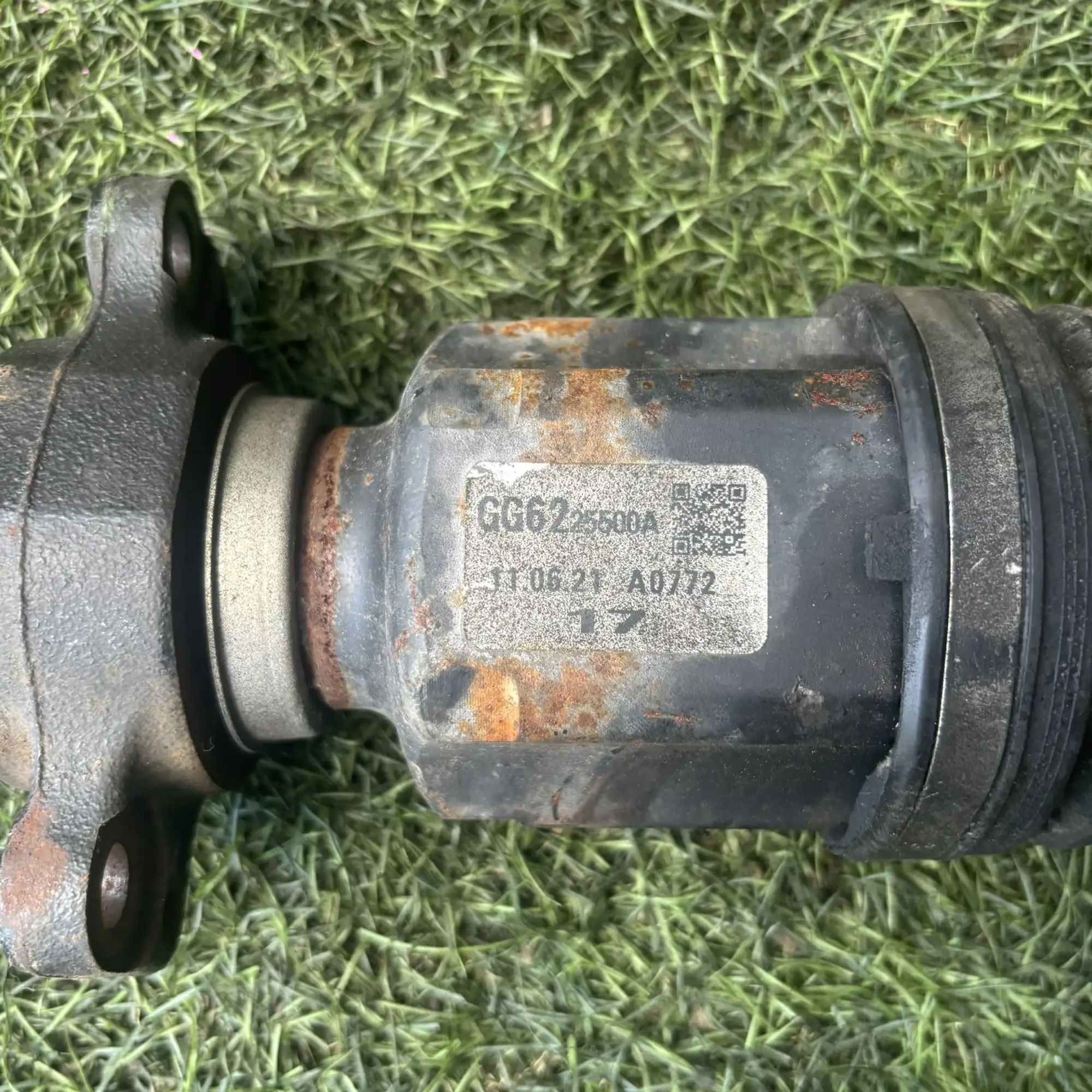 https://ycs.partsauto.market/partsauto-images/thmbs/userImages/772e461030aea93f4dbb6447c0f924d3/part/ec33c604-f927-43e6-bcb9-4e209174540e_1776850795132.jpg