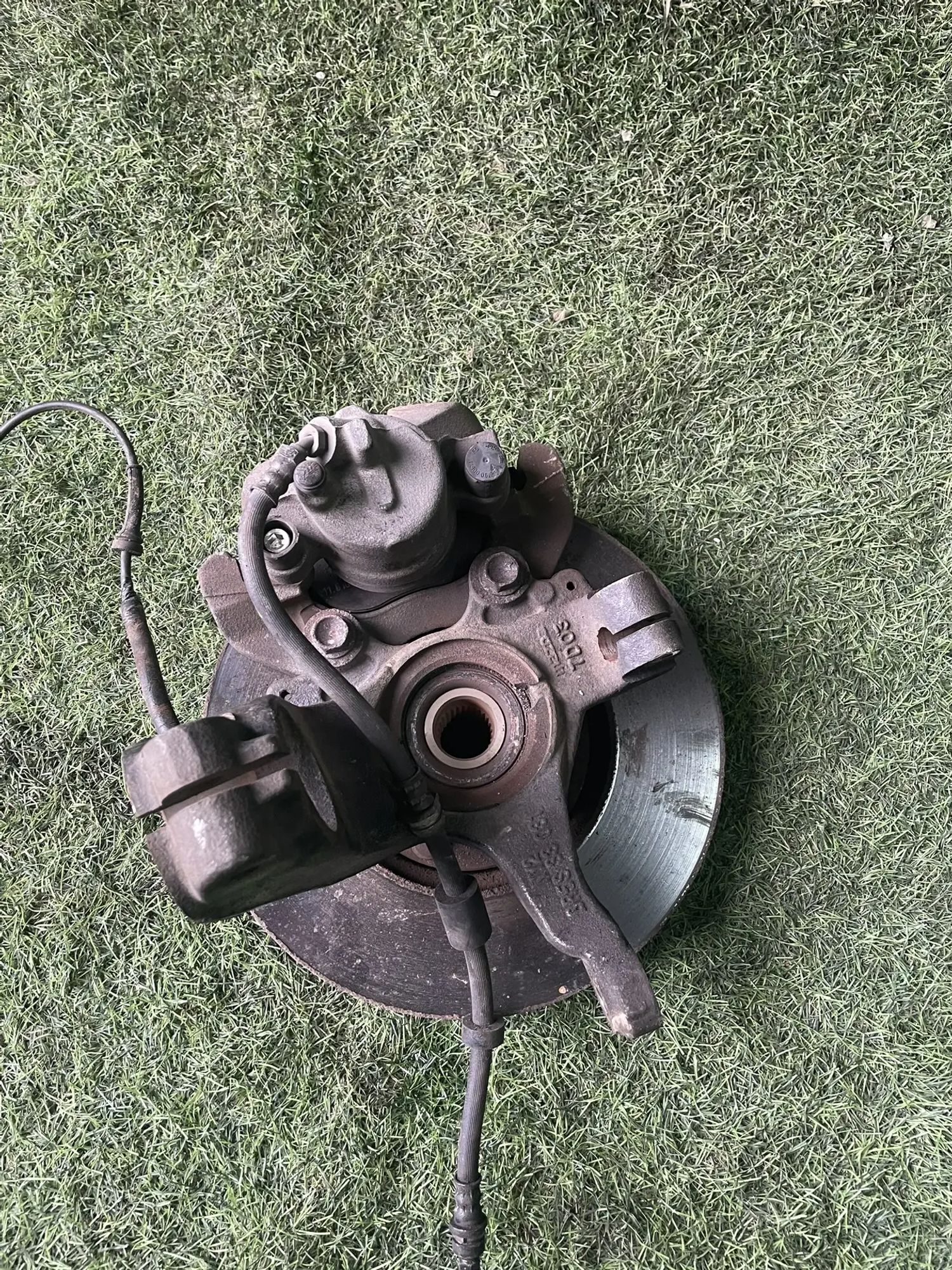 1369 Ступица передняя левая Mazda Axela BK5P ZY 2006, 12500 рублей, Невинномысск