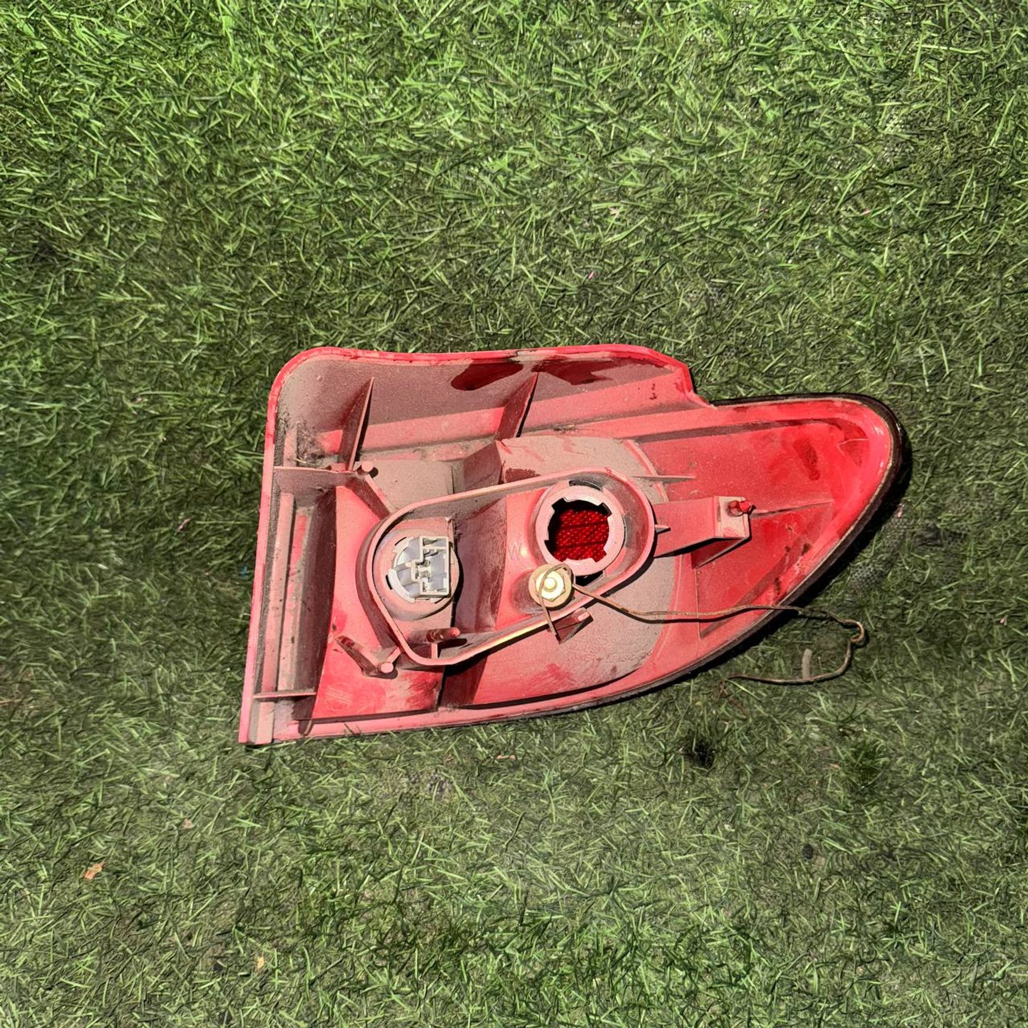 1087 Фонарь задний левый MAZDA DEMIO DY5W, 3000 рублей, Невинномысск