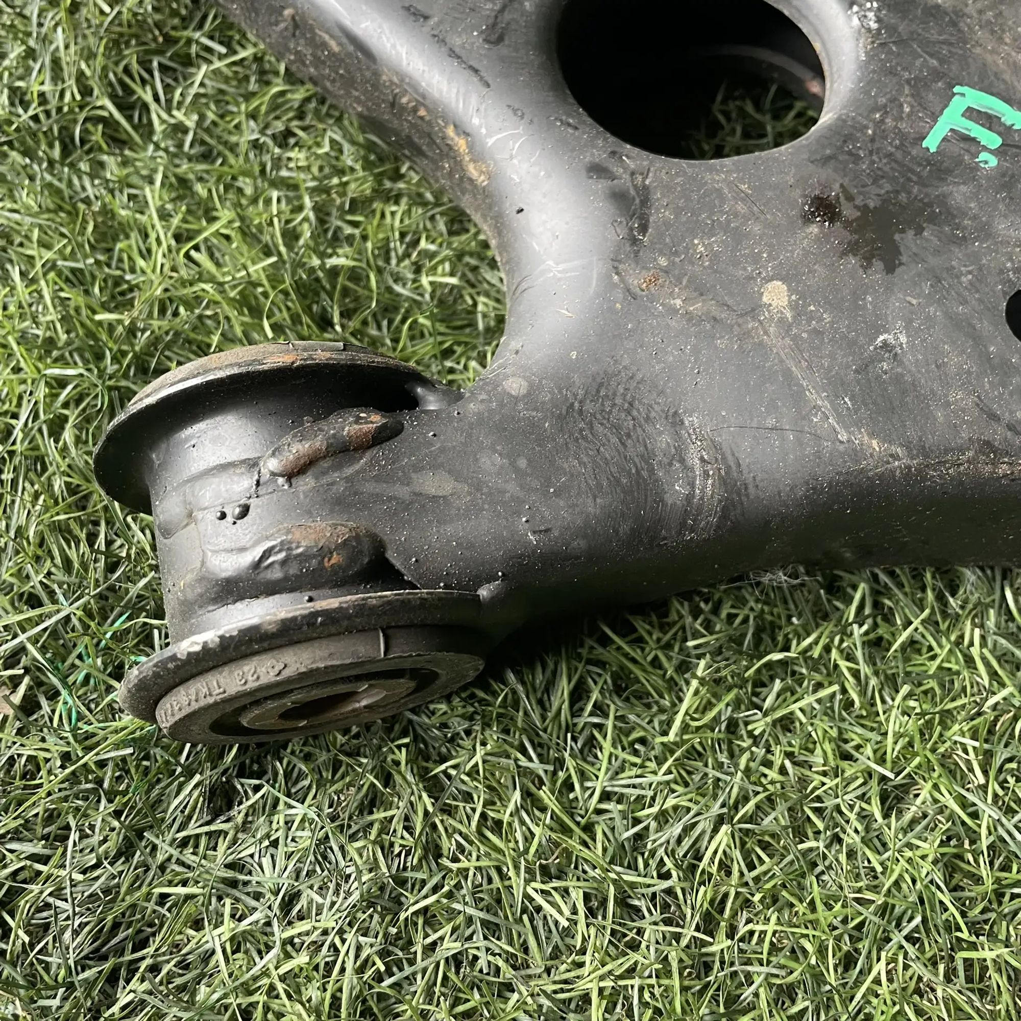 https://ycs.partsauto.market/partsauto-images/thmbs/userImages/772e461030aea93f4dbb6447c0f924d3/part/ed79fce5-dc9e-4f34-8807-7d33f6883d2a_1776934852627.jpg