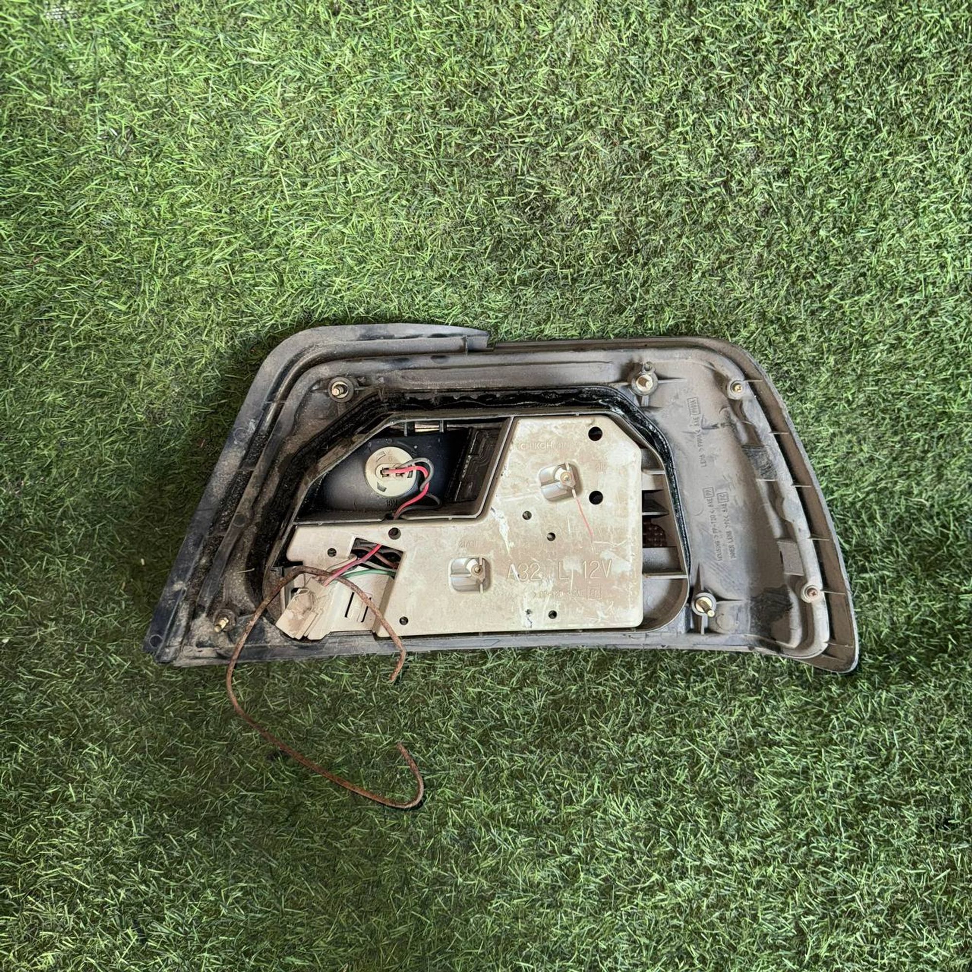 1097 Фонарь задний левый NISSAN BLUEBIRD U14, 3500 рублей, Невинномысск