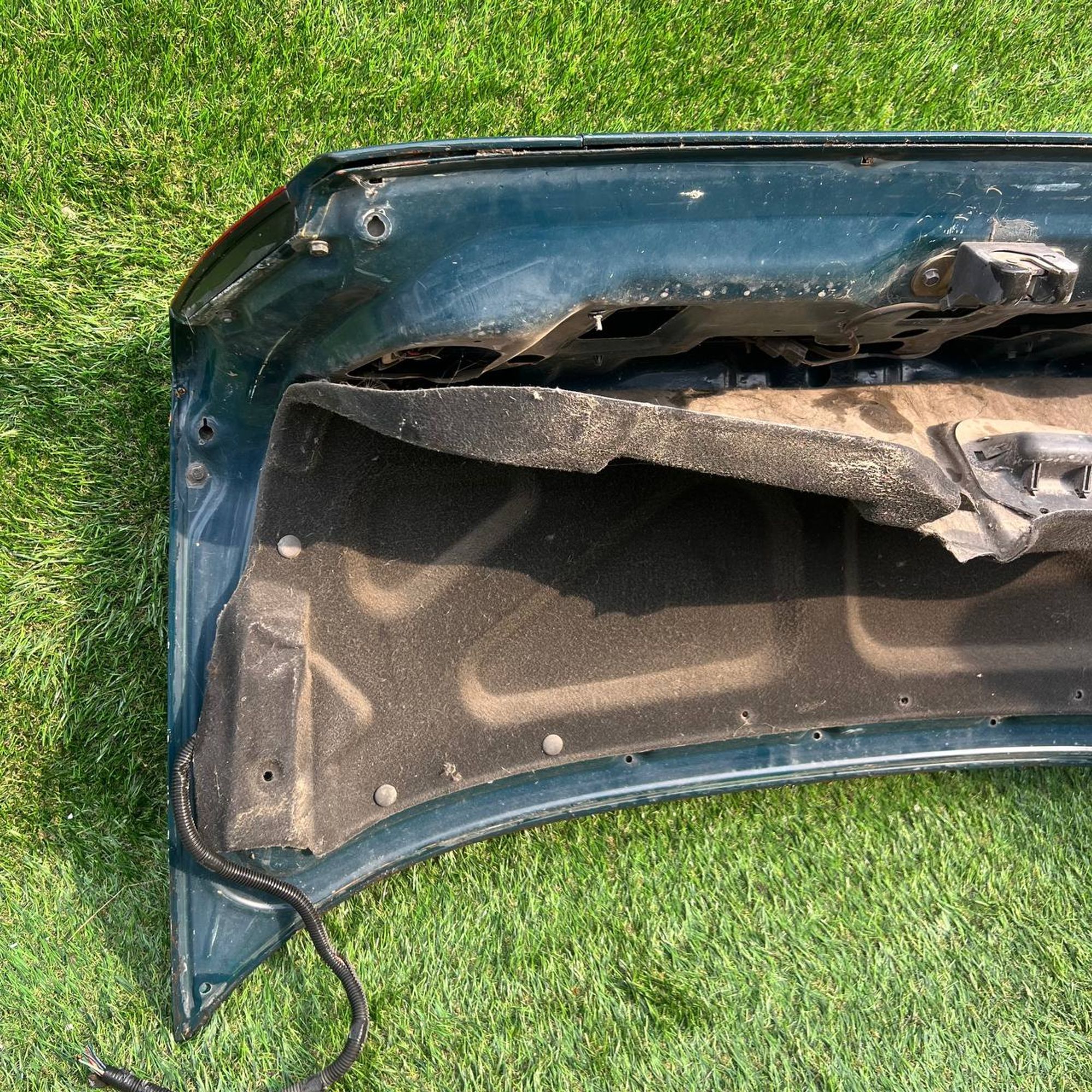 165 Крышка багажника MITSUBISHI CARISMA DA1A, 5500 рублей, Невинномысск