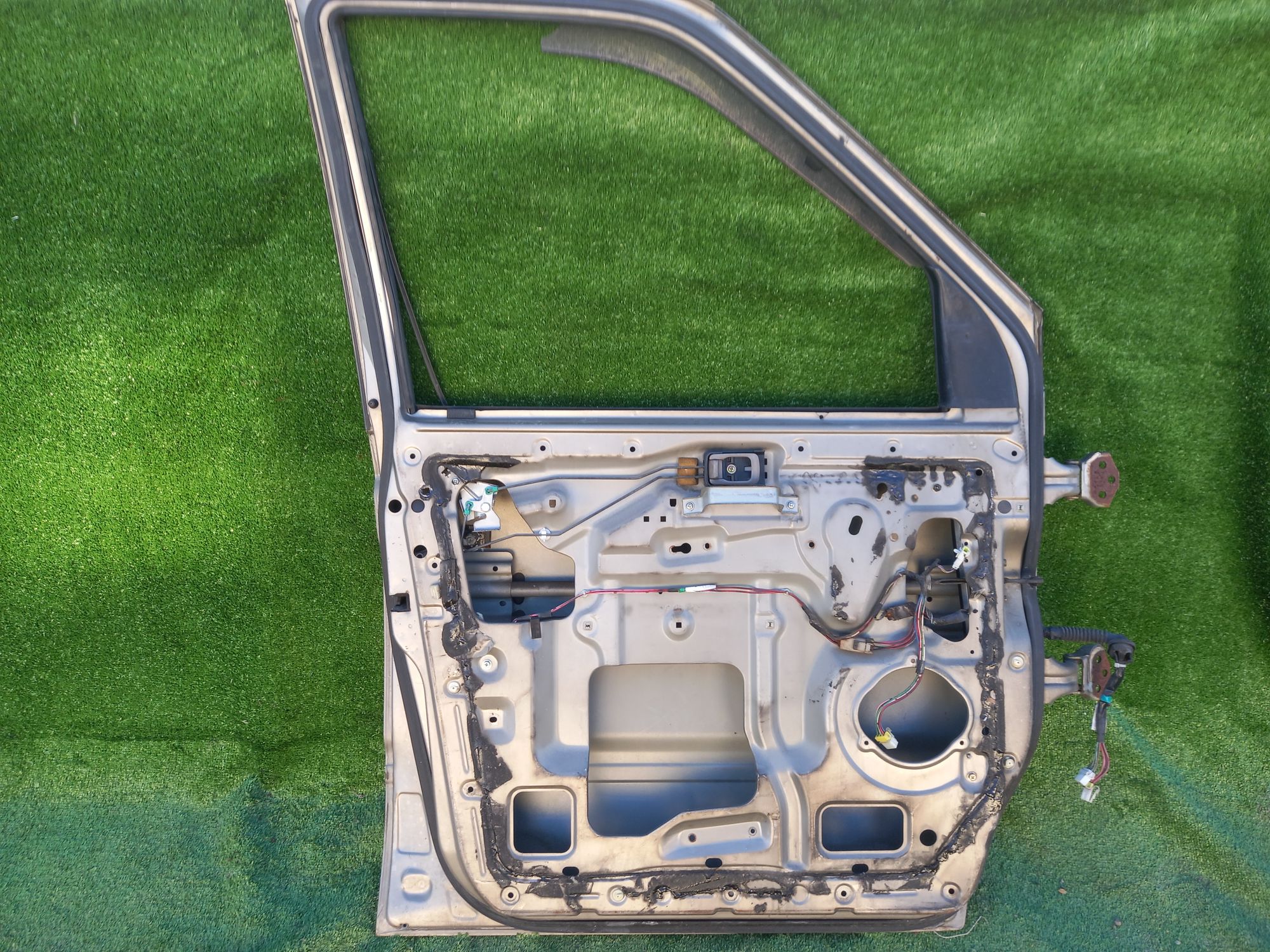 1050 дверь на NISSAN SERENA C23, 8500 рублей, Невинномысск