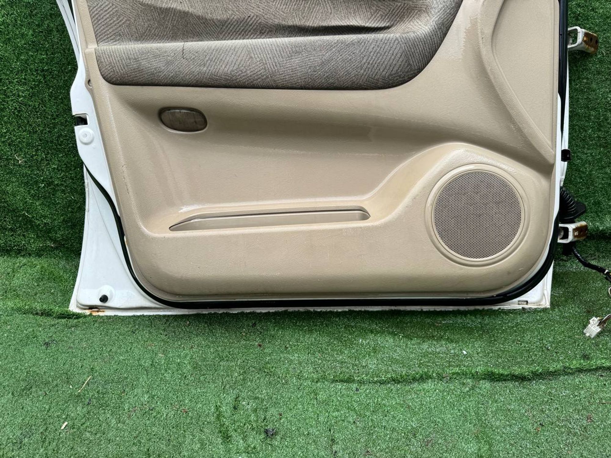 902 дверь на MITSUBISHI CHARIOT N84W, 9000 рублей, Невинномысск