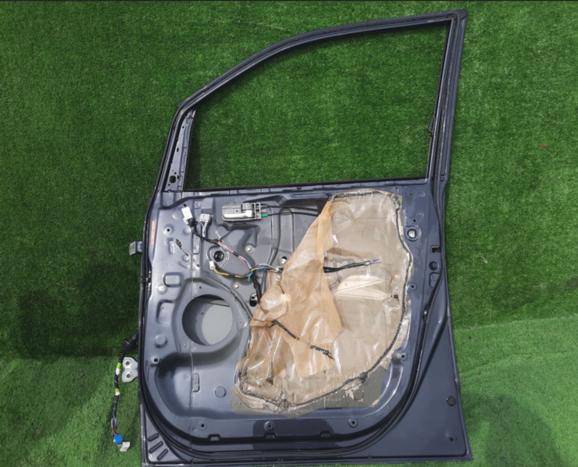 1216 дверь на TOYOTA VOXY AZR60, 10500 рублей, Невинномысск