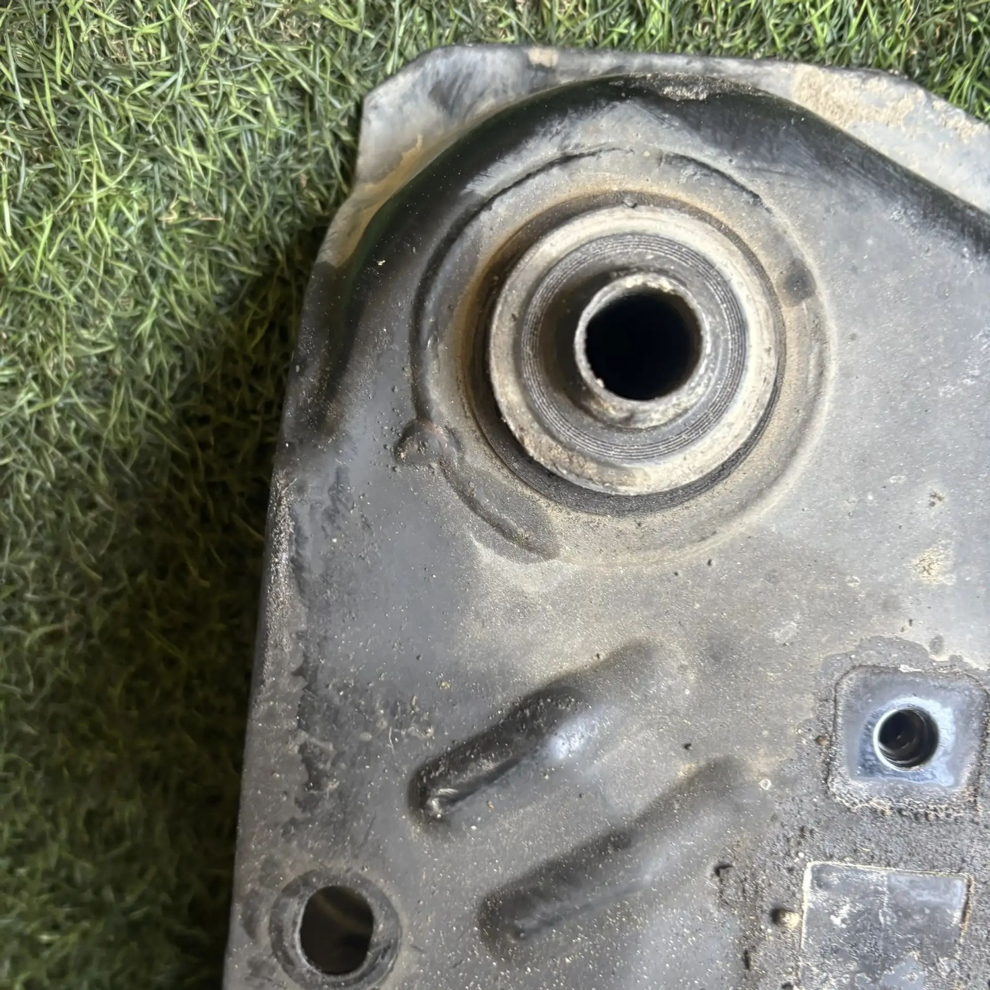 https://ycs.partsauto.market/partsauto-images/thmbs/userImages/772e461030aea93f4dbb6447c0f924d3/part/ee52aba7-7e38-4911-bb4e-a8c126114875_1777101329616.jpg