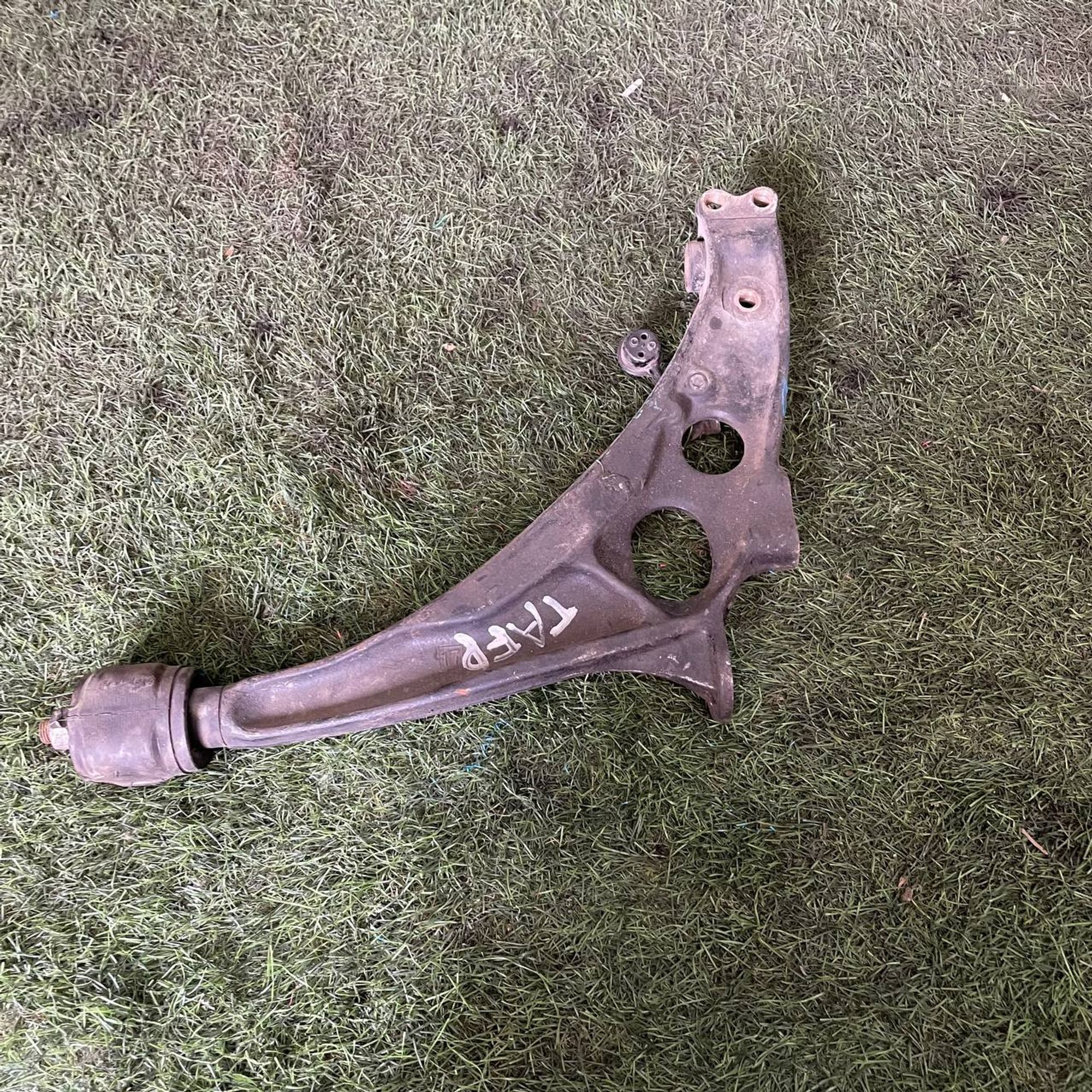 401 Рычаг передний правый нижний MAZDA MILLENIA TAFP, 1 рублей, Невинномысск