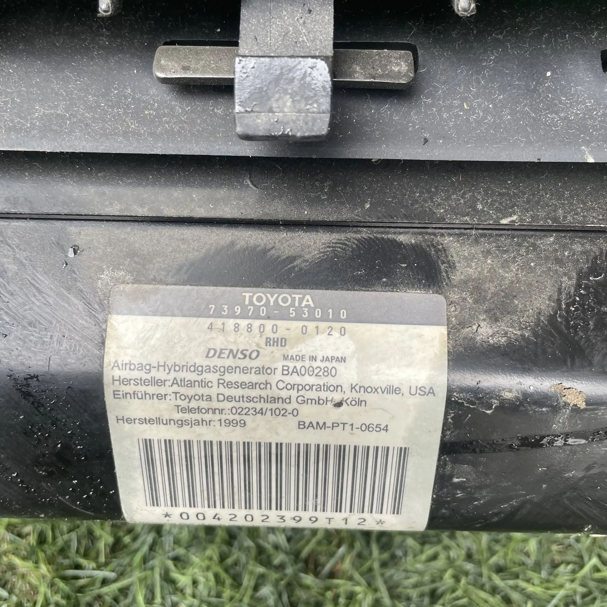 https://ycs.partsauto.market/partsauto-images/thmbs/userImages/772e461030aea93f4dbb6447c0f924d3/part/ee8e76d3-2d21-4e86-853a-f7015f57a7a5_1778929394623.jpg