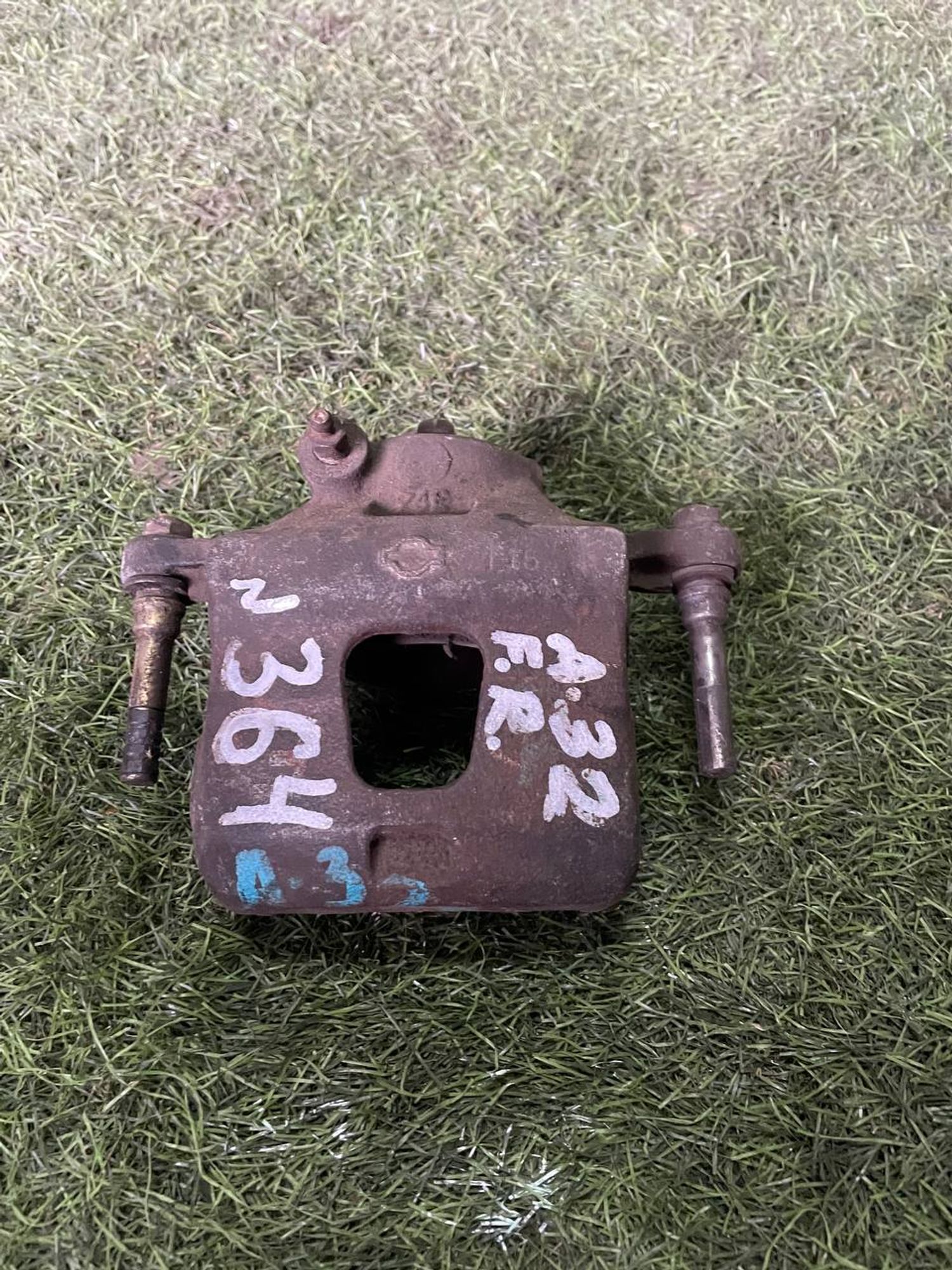 364 Суппорт тормозной передний правый NISSAN CEFIRO A32, 3000 рублей, Невинномысск