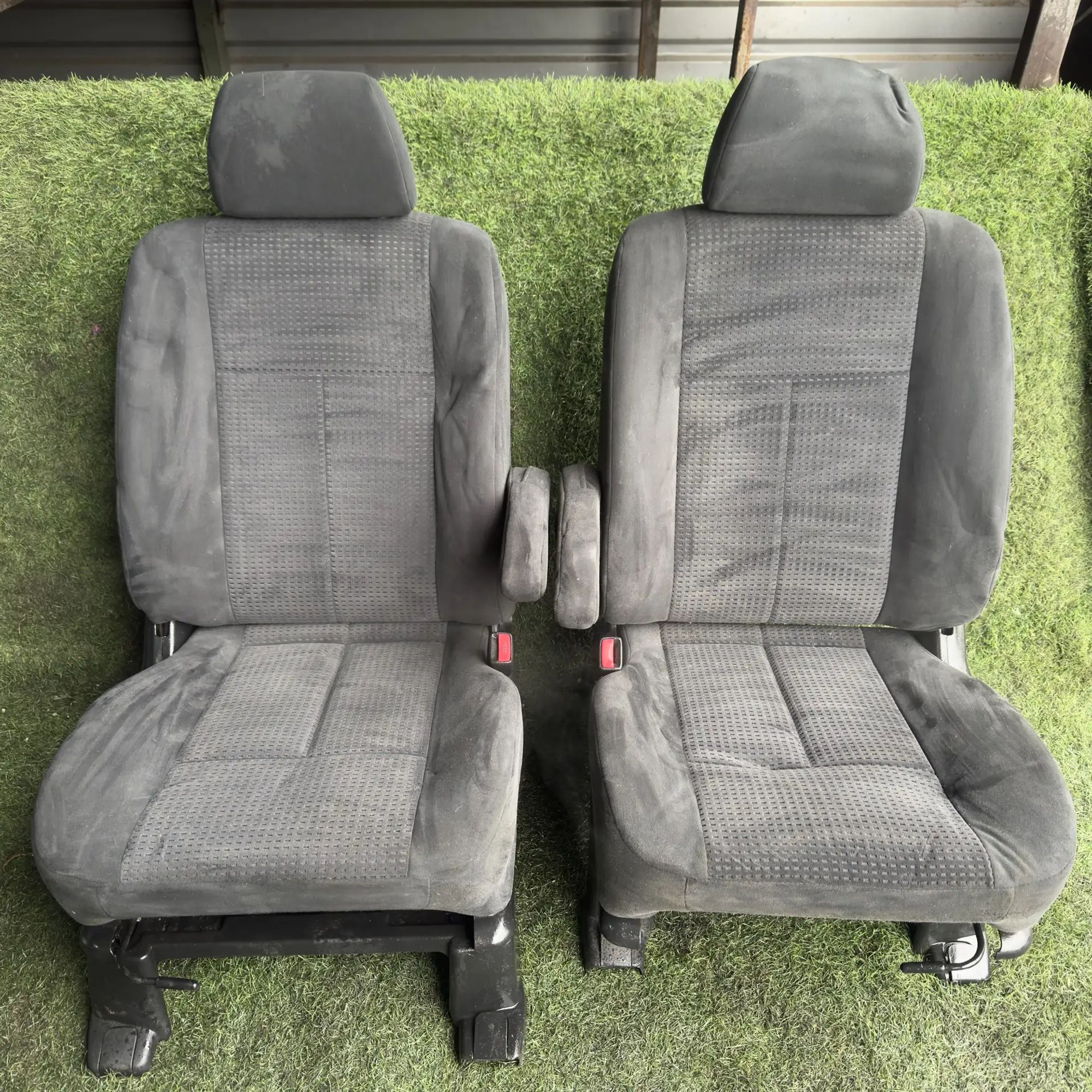 https://ycs.partsauto.market/partsauto-images/thmbs/userImages/772e461030aea93f4dbb6447c0f924d3/part/ef196367-da9d-4773-9016-5c2a12370e2e_1777965379574.jpg