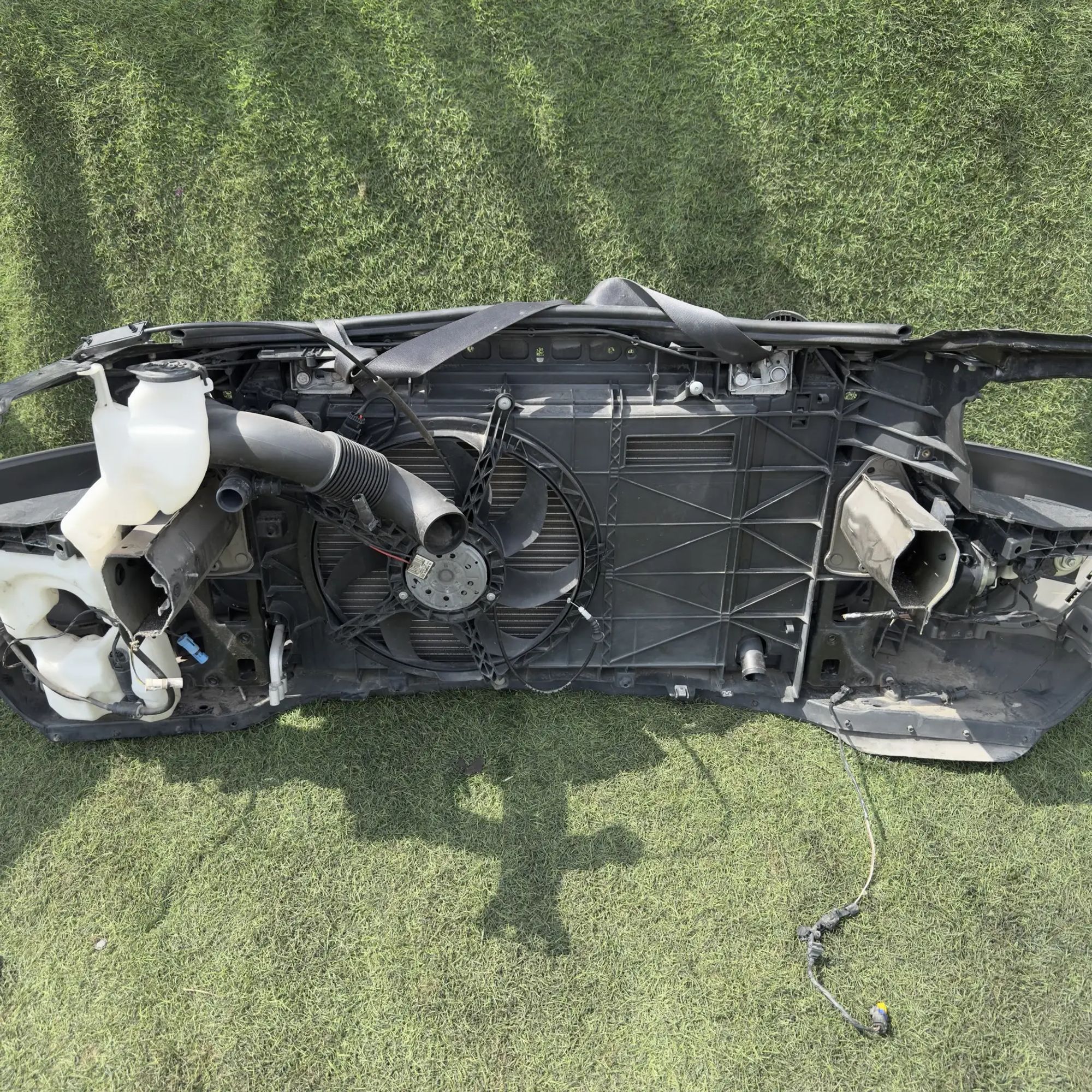 https://ycs.partsauto.market/partsauto-images/thmbs/userImages/772e461030aea93f4dbb6447c0f924d3/part/ef23d801-b843-4e22-9825-6ab8c3d46b2e_1778158881593.jpg