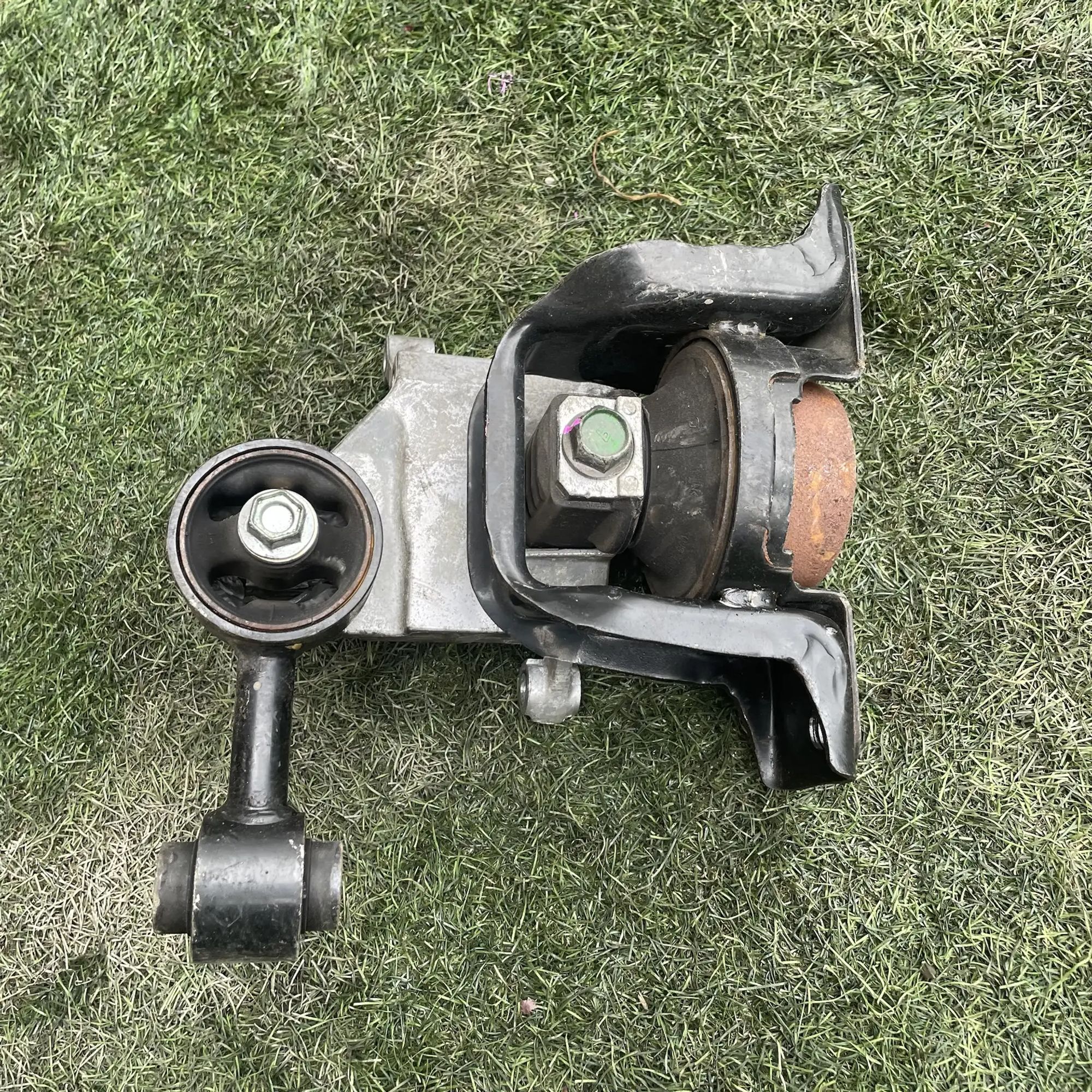 https://ycs.partsauto.market/partsauto-images/thmbs/userImages/772e461030aea93f4dbb6447c0f924d3/part/ef38e6c7-63a9-4796-9ee9-3c834ef2d9b1_1779191746429.jpg