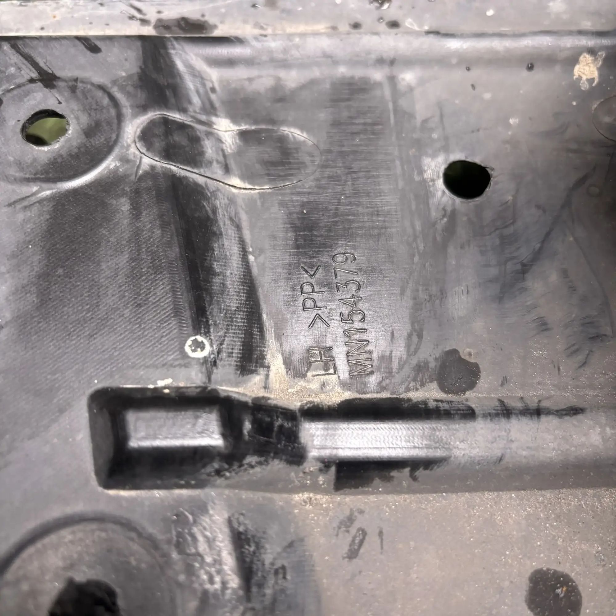 https://ycs.partsauto.market/partsauto-images/thmbs/userImages/772e461030aea93f4dbb6447c0f924d3/part/ef49996b-d766-48f5-929e-d9ec0ca1317c_1777280254000.jpg