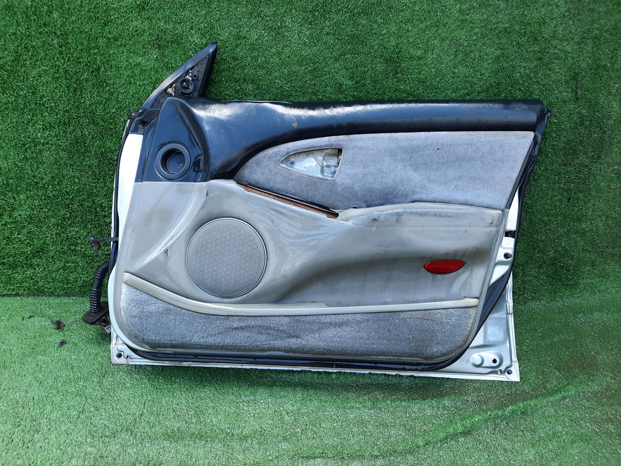 1350 дверь на MITSUBISHI DIAMANTE F36A, 4500 рублей, Невинномысск