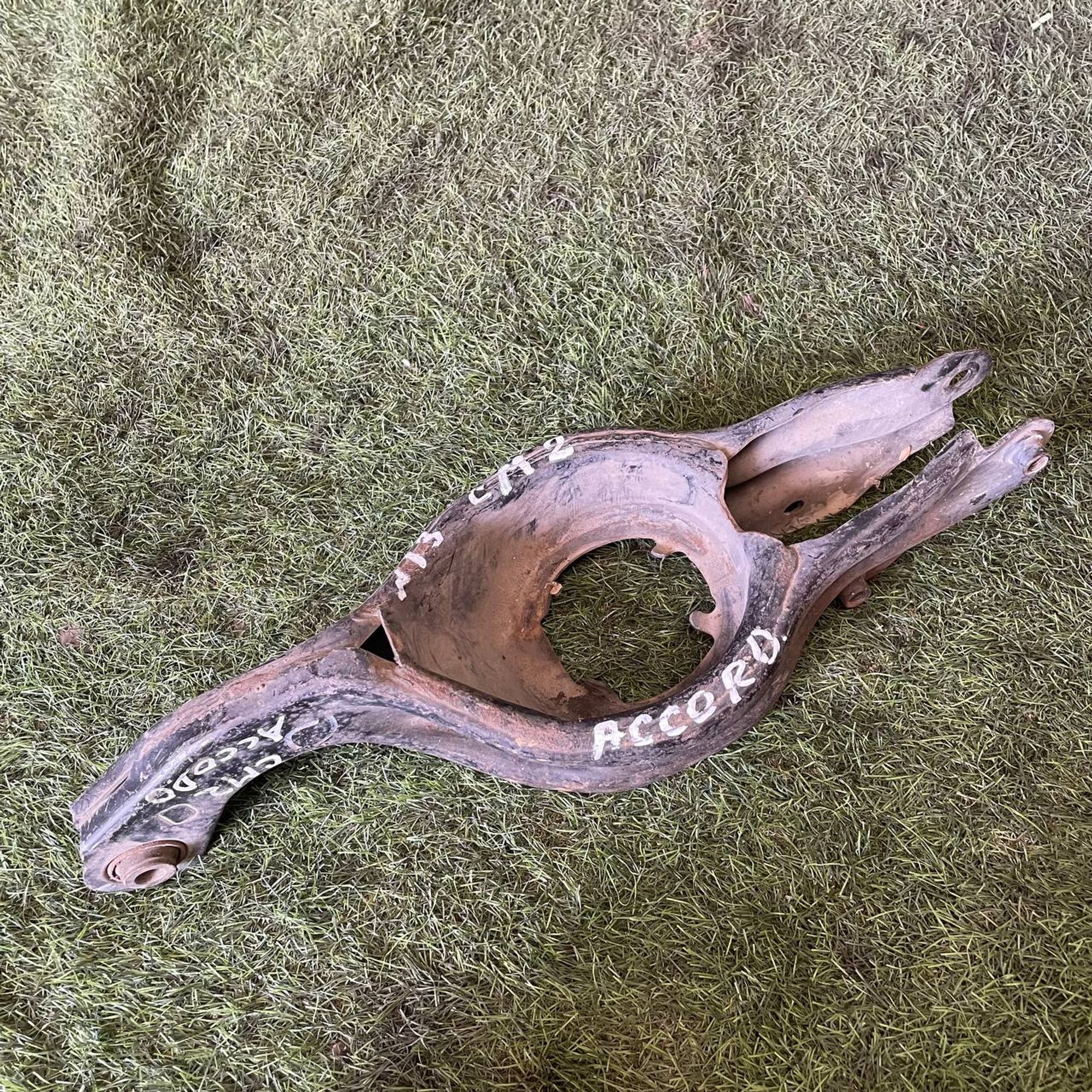 13 Рычаг задний левый нижний Honda Accord CM2, 3000 рублей, Невинномысск